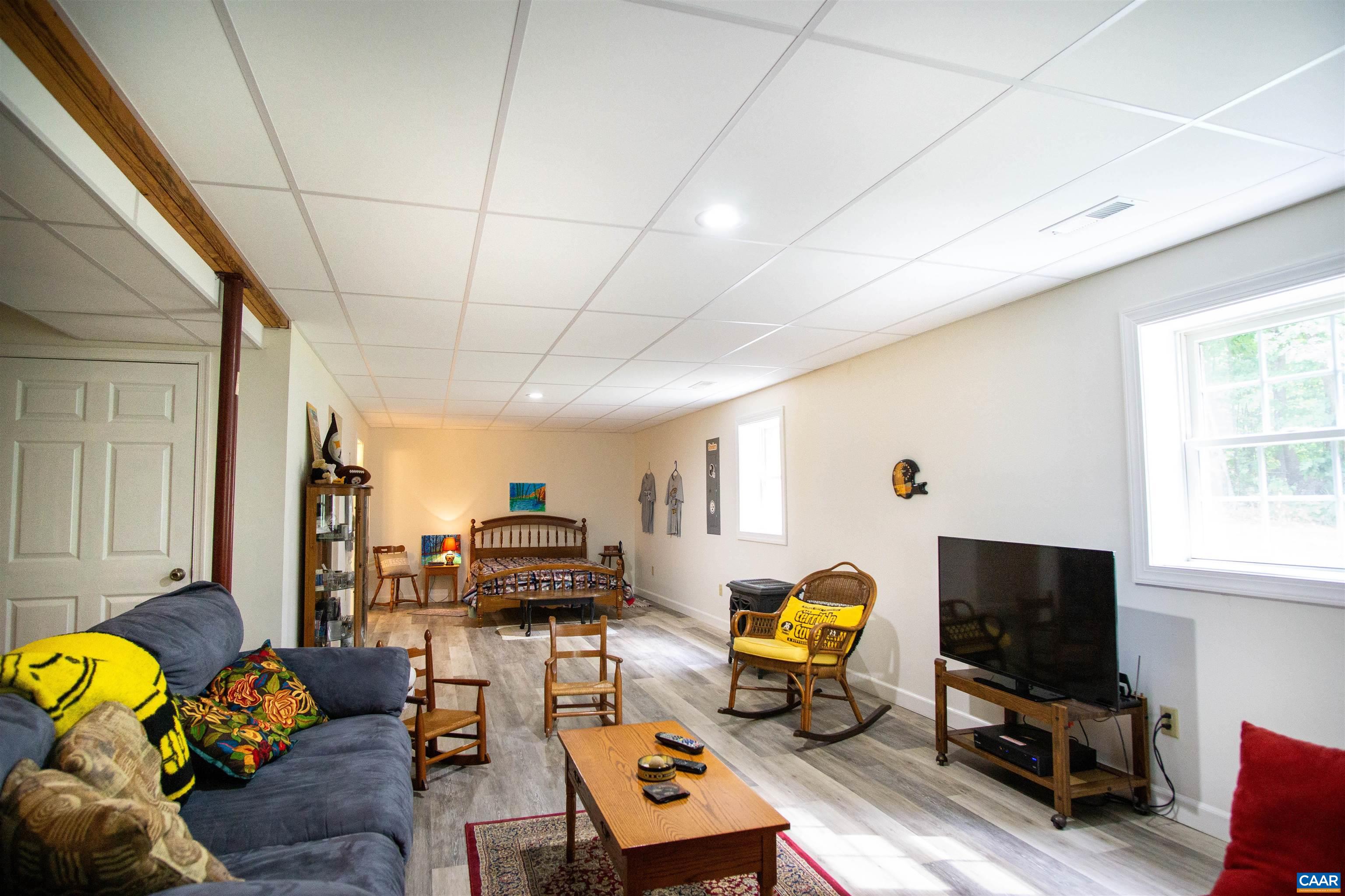300 POWELL MOUNTAIN CT