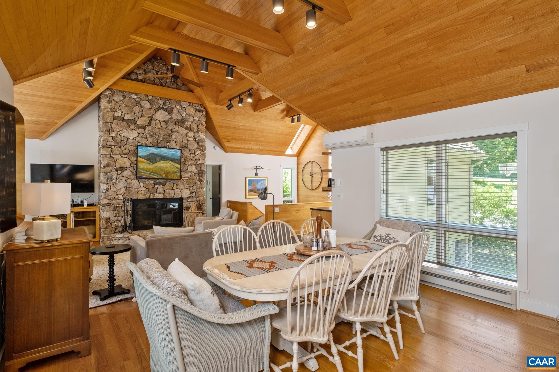 98 LAUREL SPRINGS DR