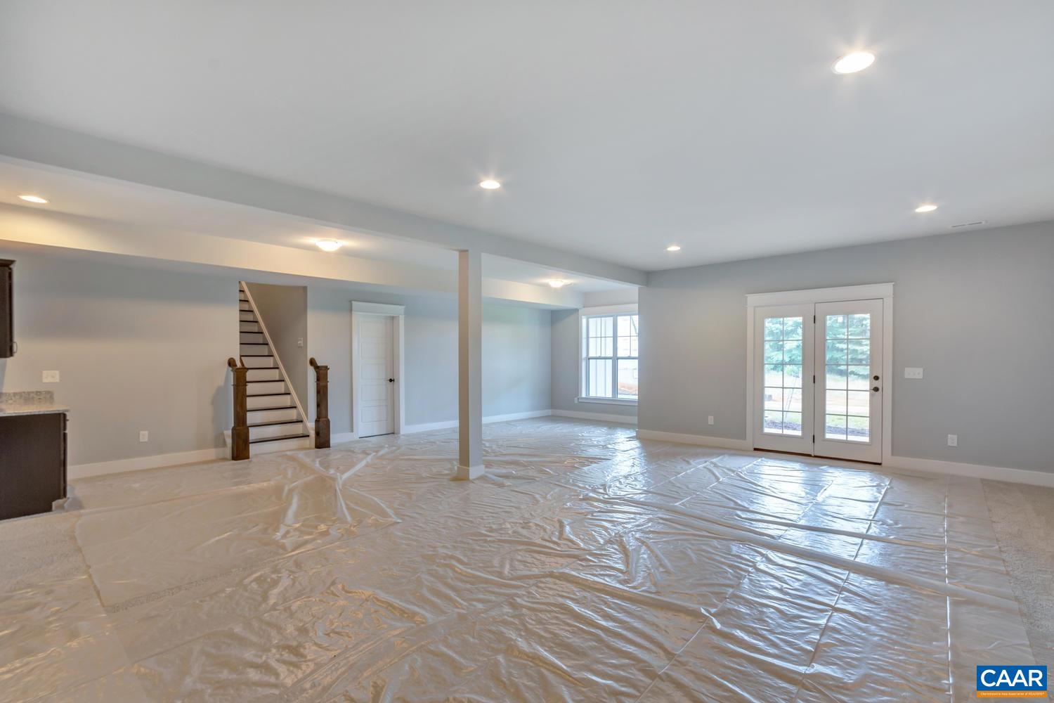 120 APPLE LN
