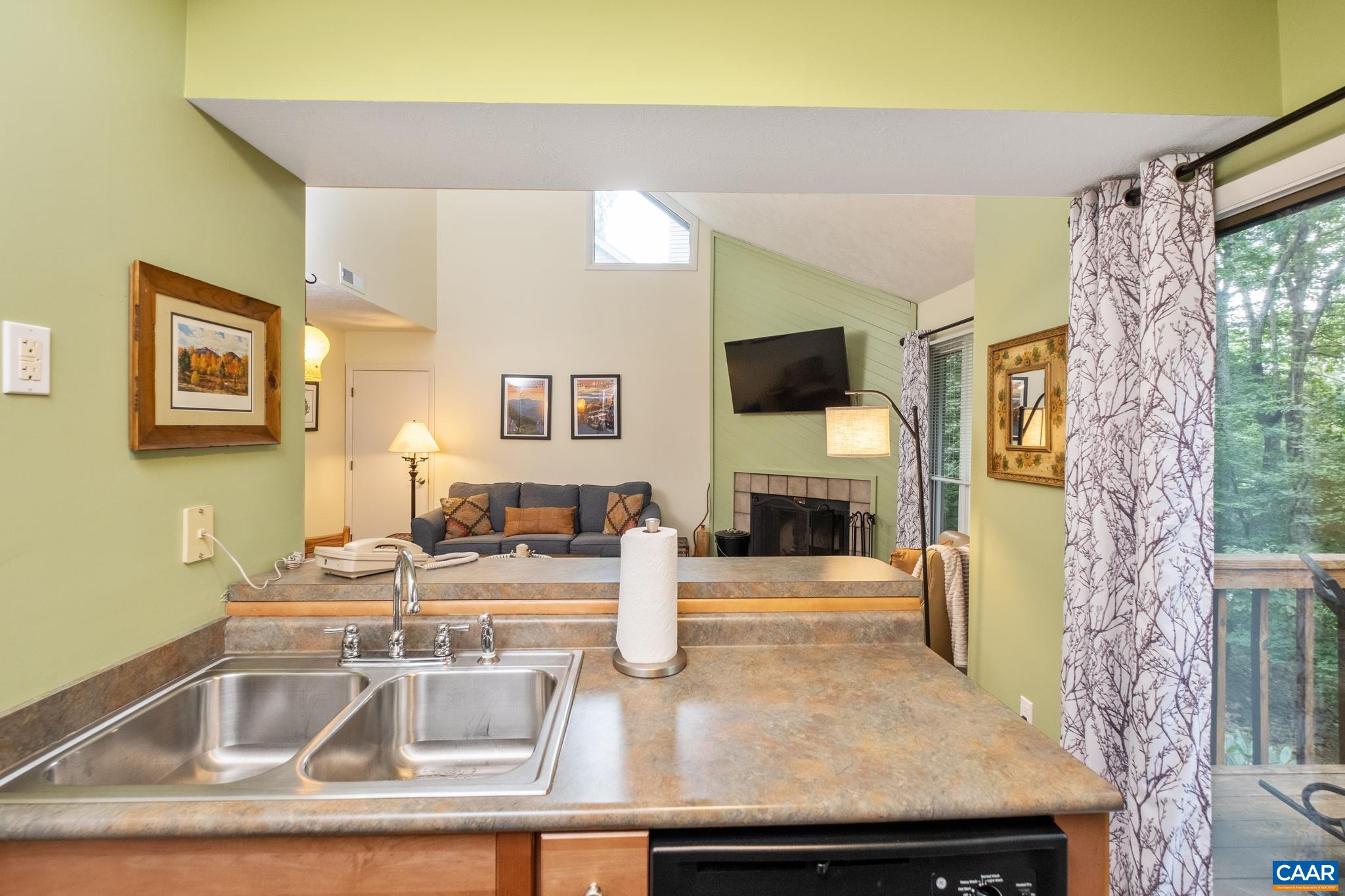 755 LAURELWOOD CONDOS