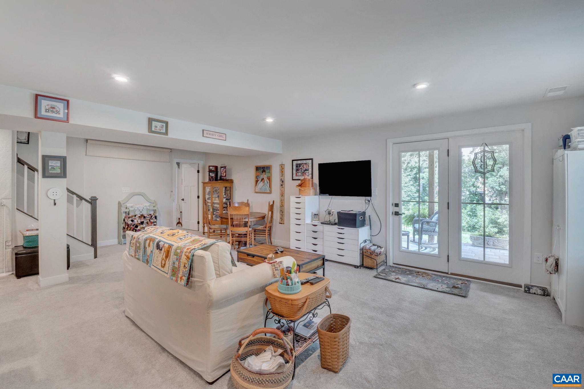 353 WINDING RD