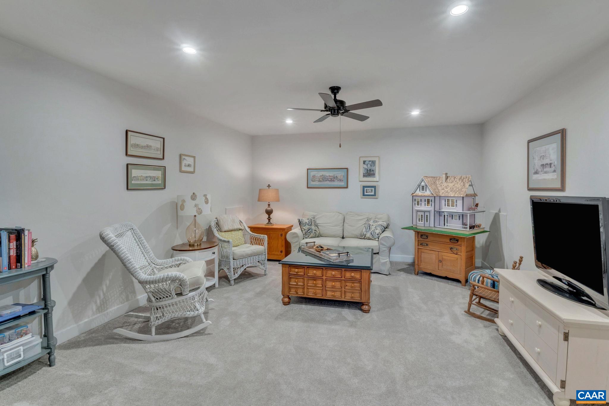 353 WINDING RD