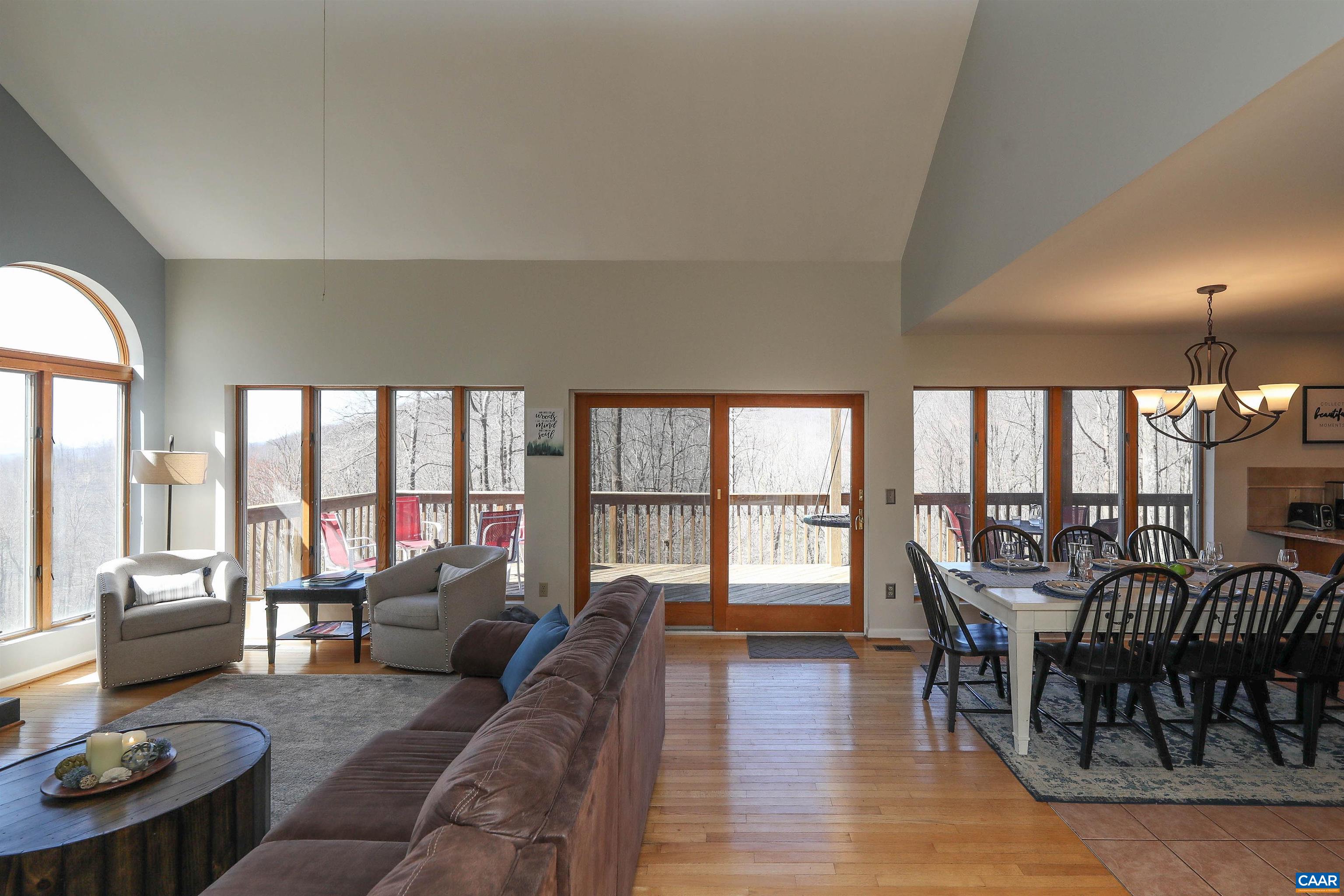 271 HAGER LN