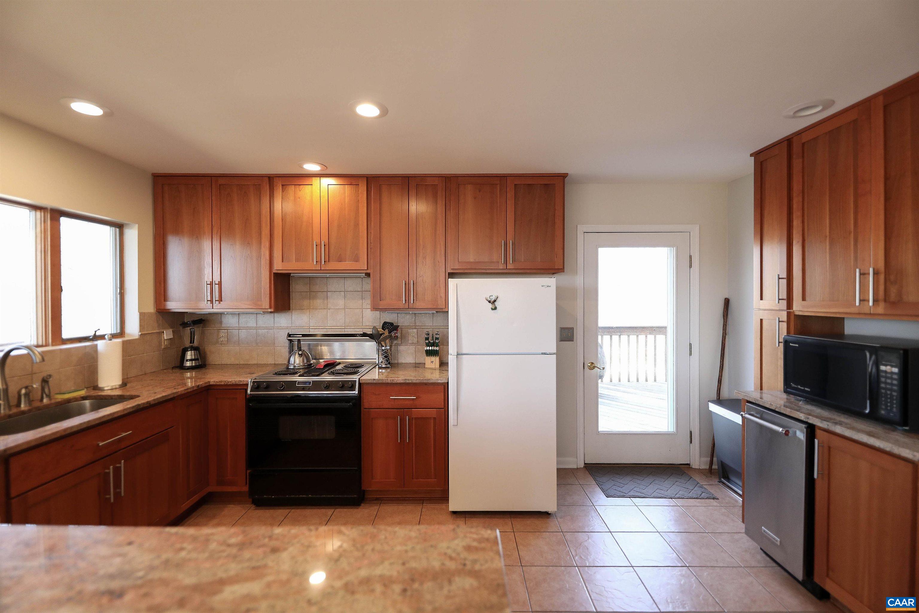 271 HAGER LN