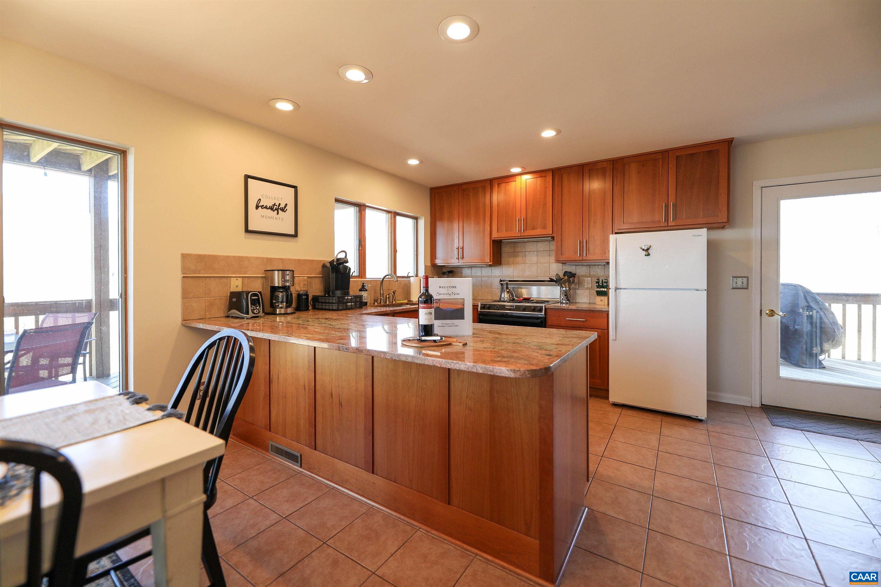 271 HAGER LN