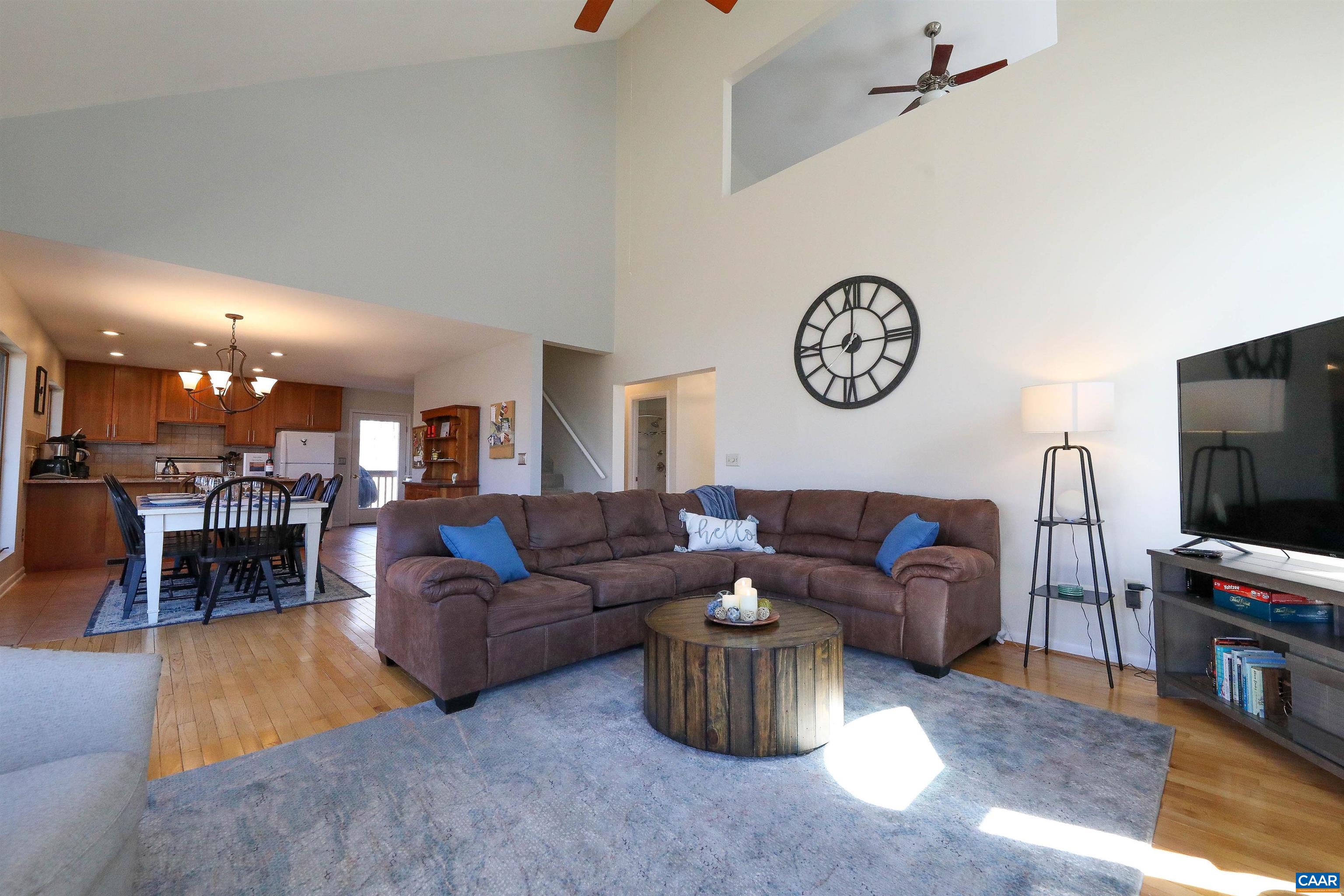 271 HAGER LN