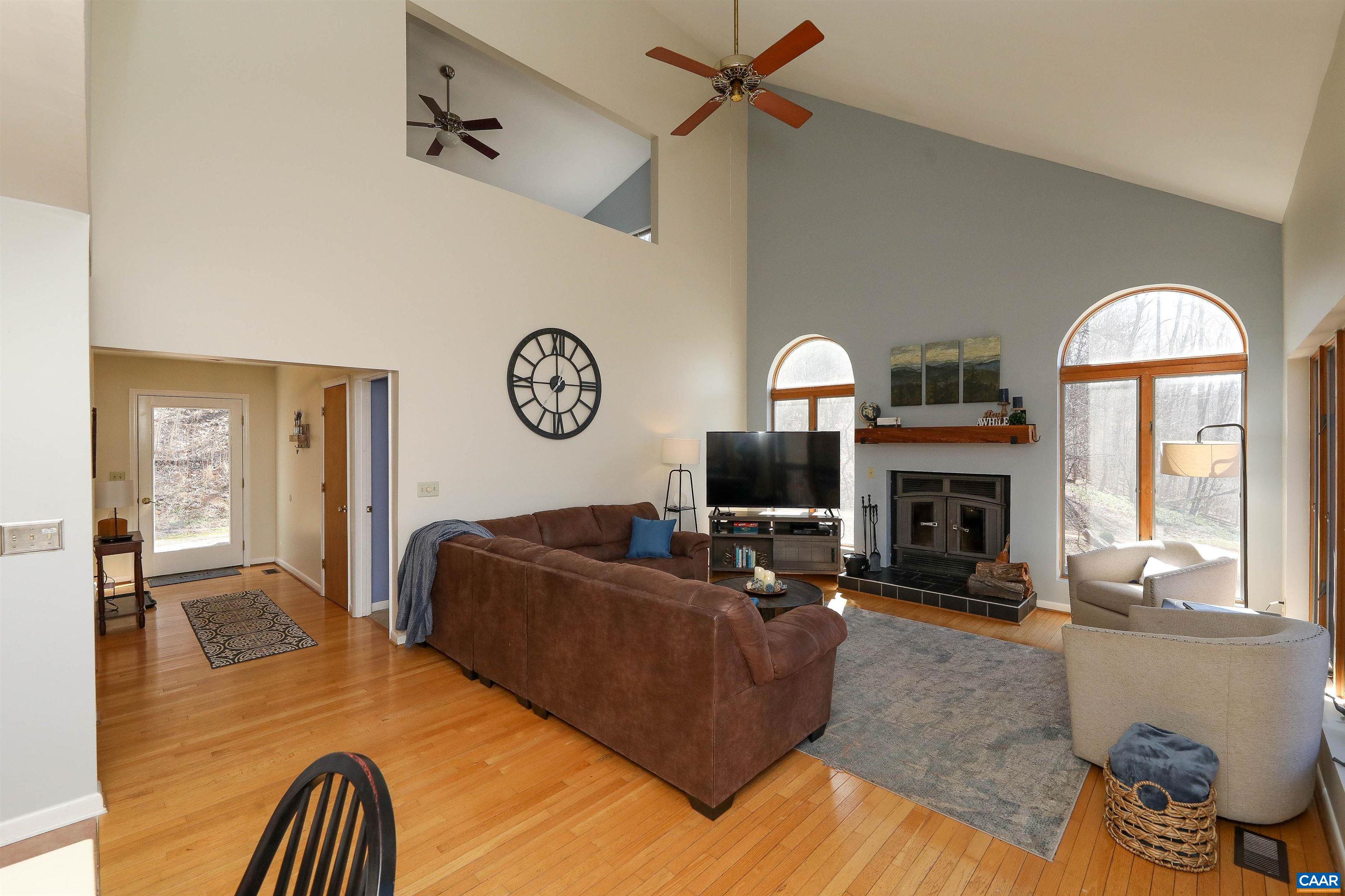 271 HAGER LN