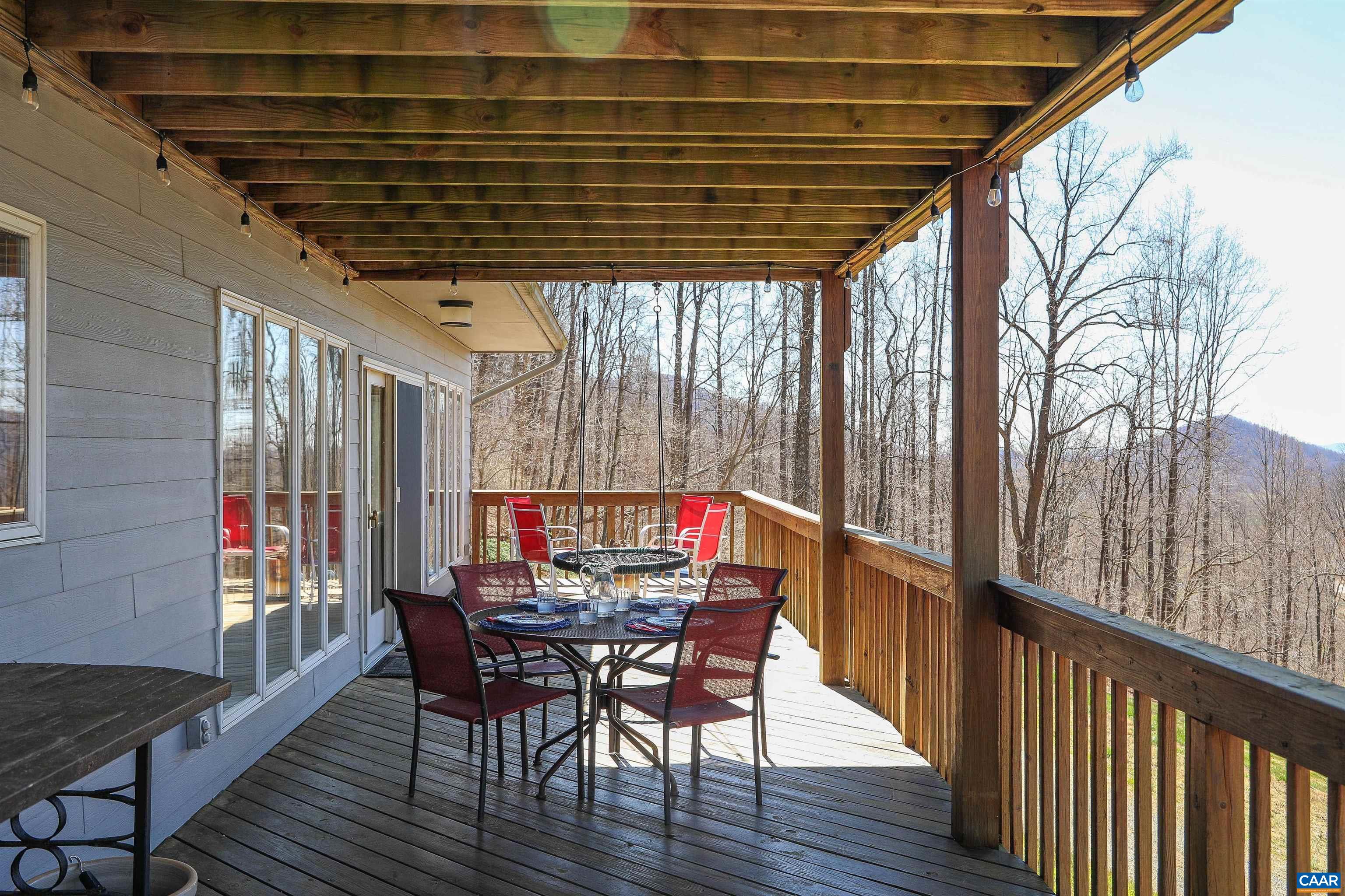 271 HAGER LN