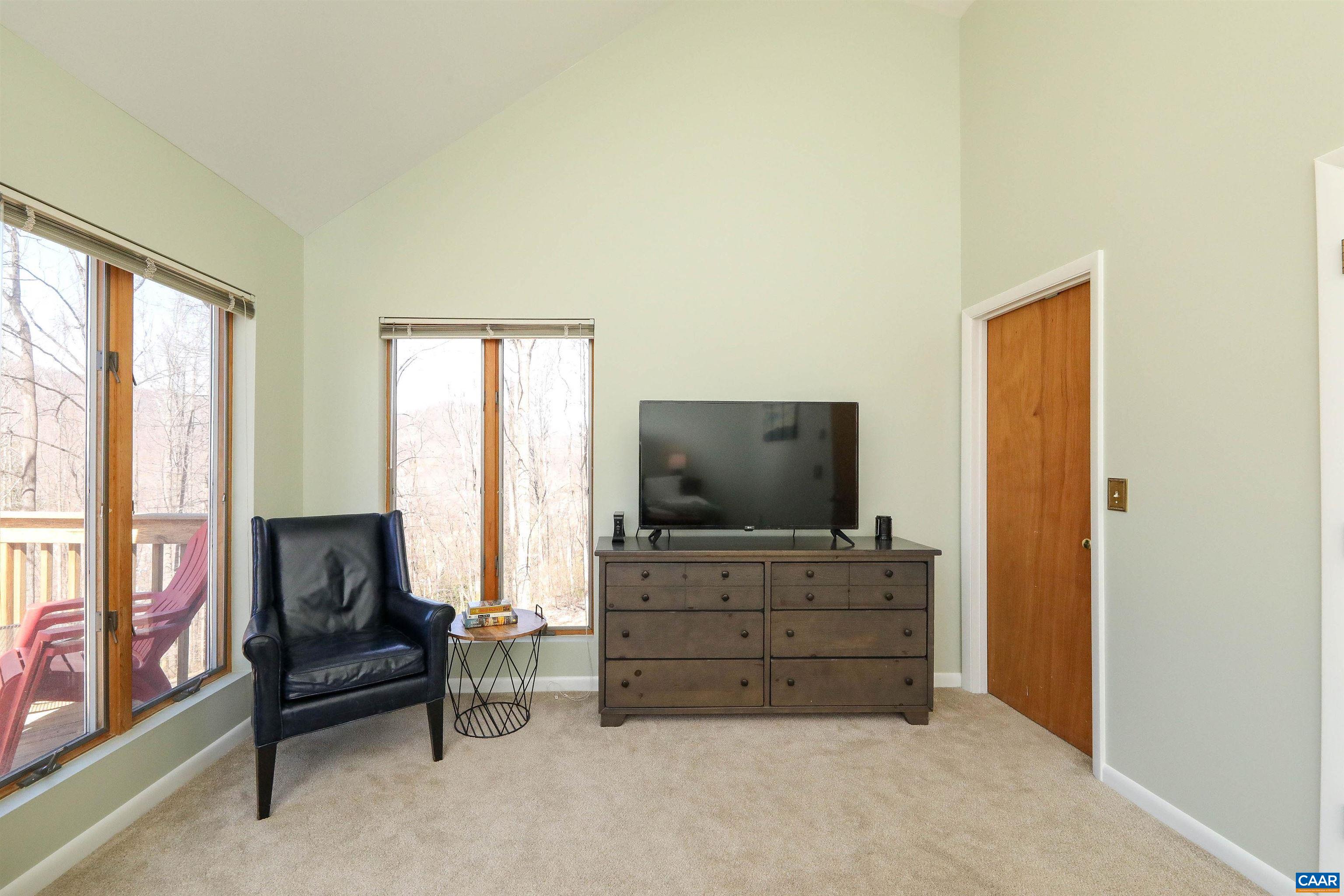 271 HAGER LN
