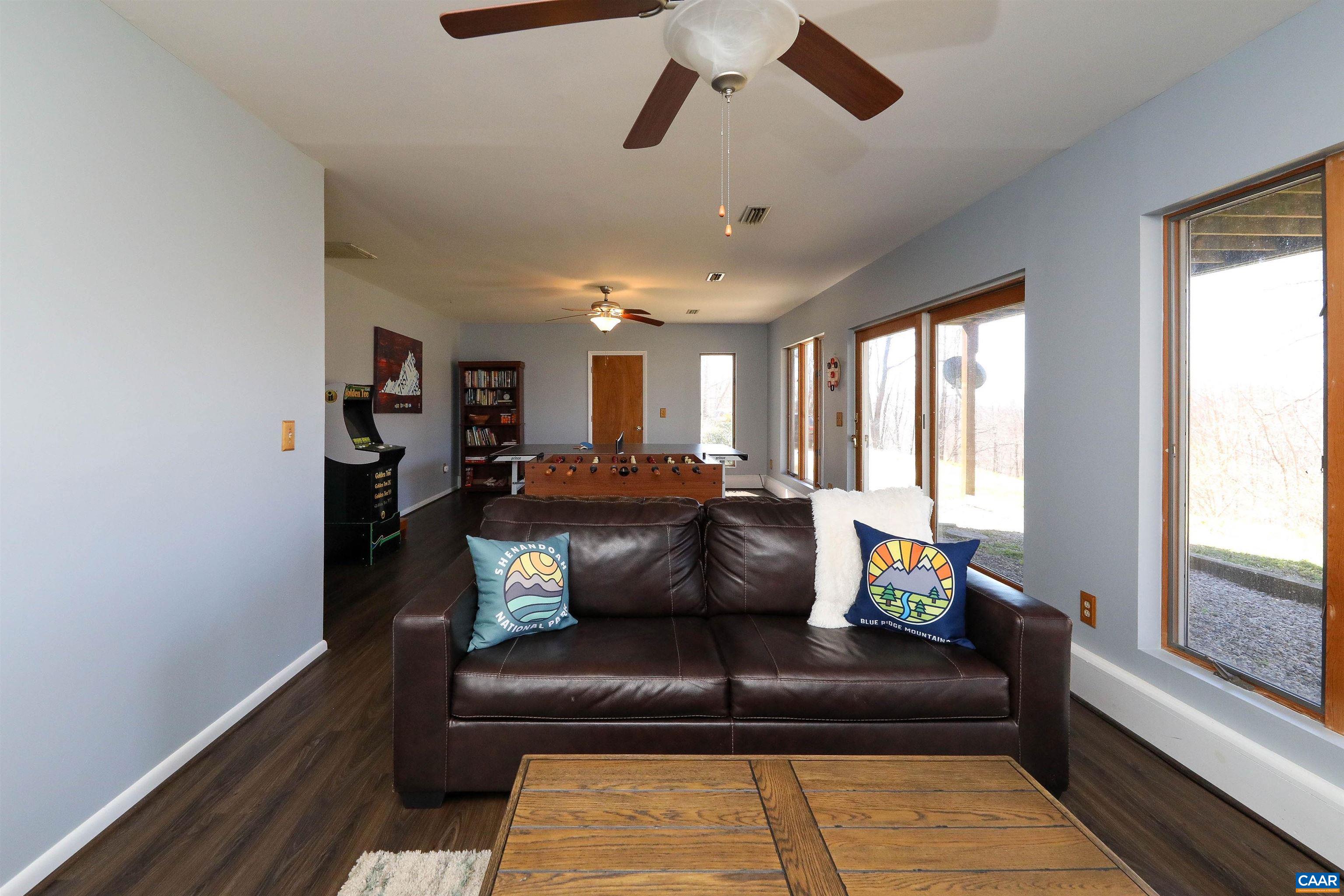 271 HAGER LN