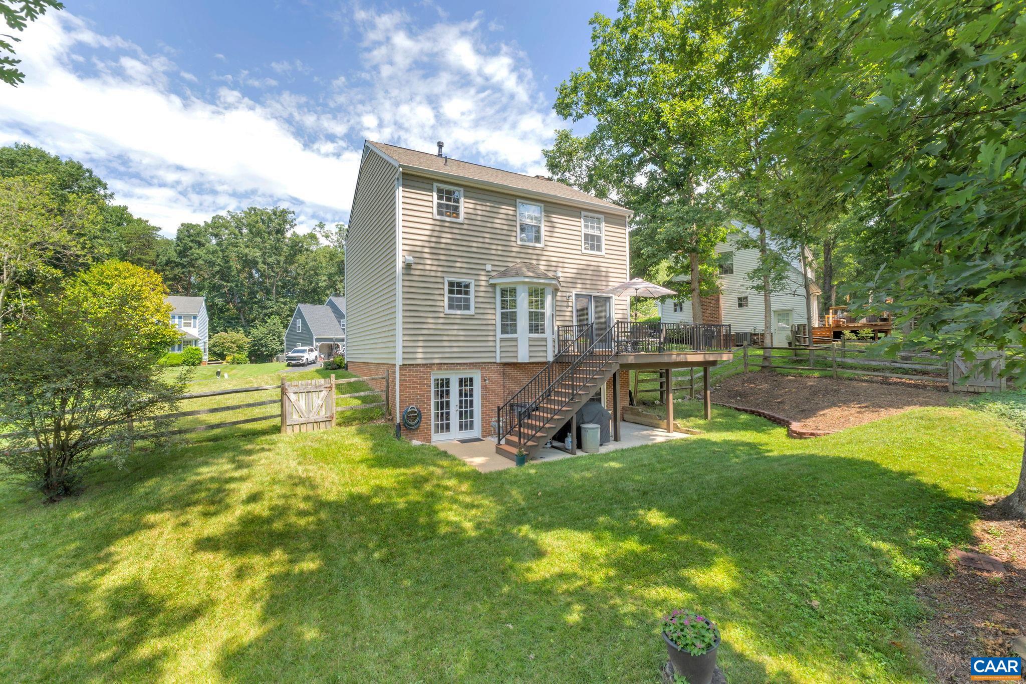 2025 LOCKE LN
