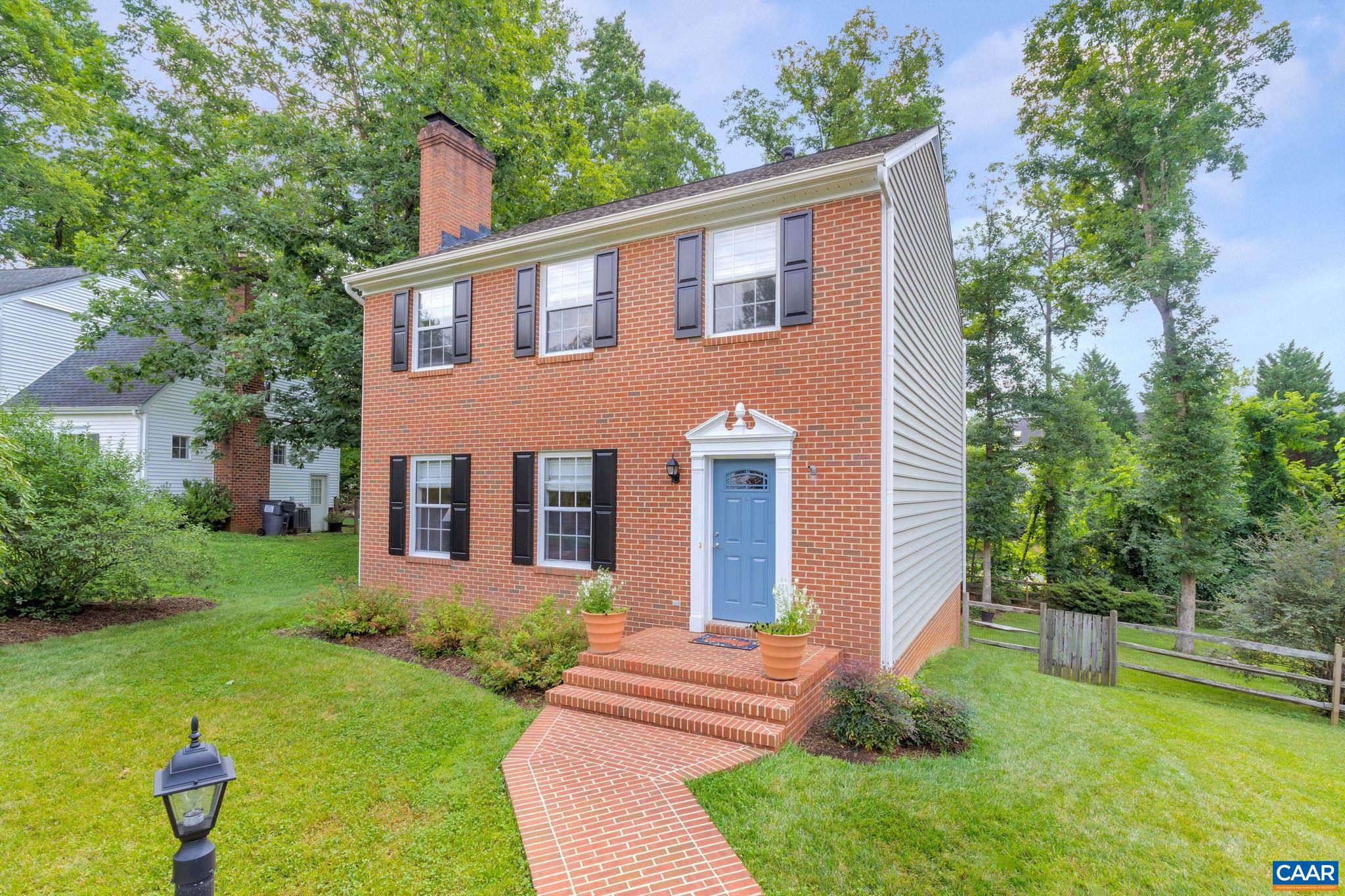 2025 LOCKE LN