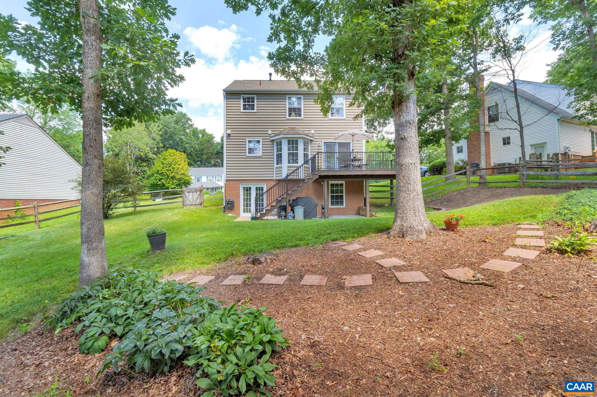 2025 LOCKE LN