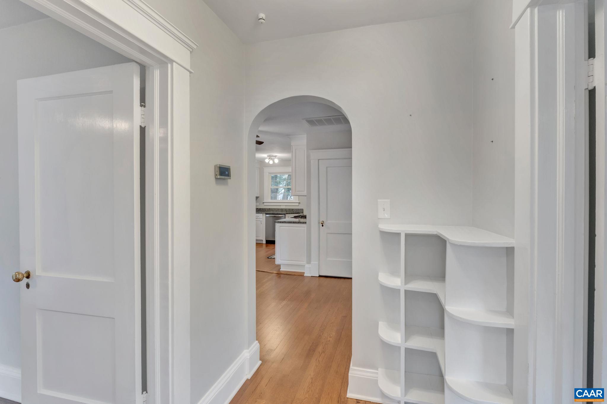 1215 CHERRY AVE