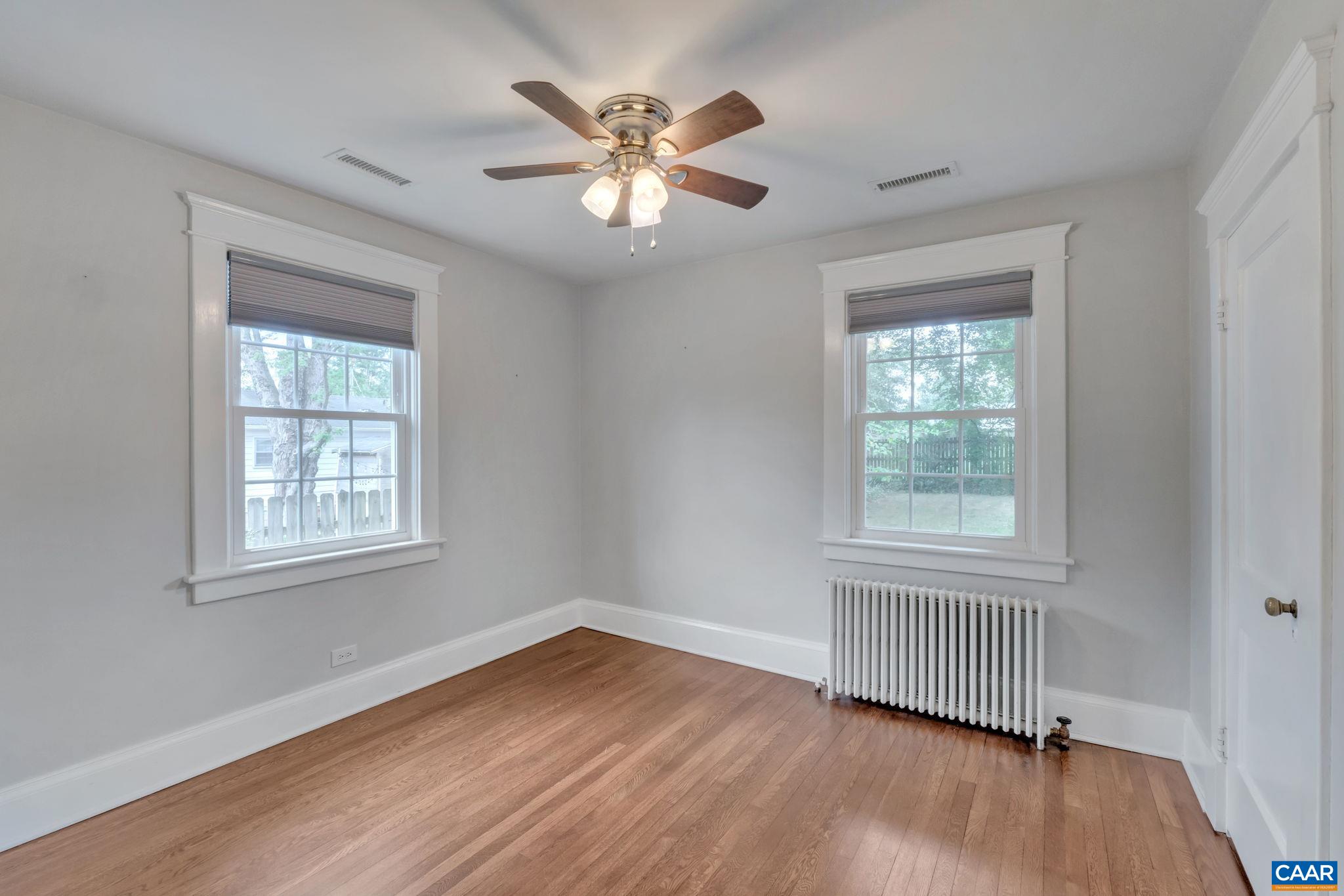 1215 CHERRY AVE