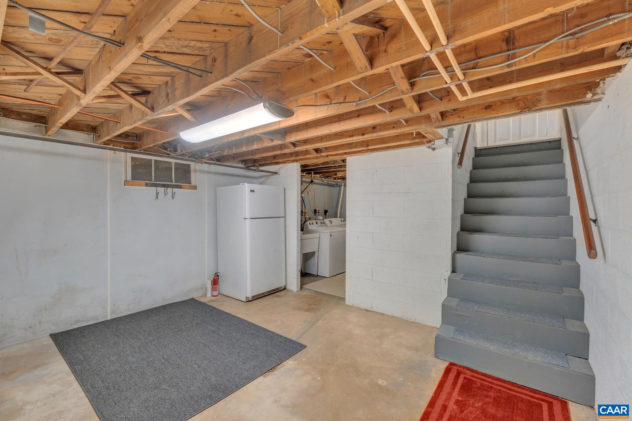 1215 CHERRY AVE