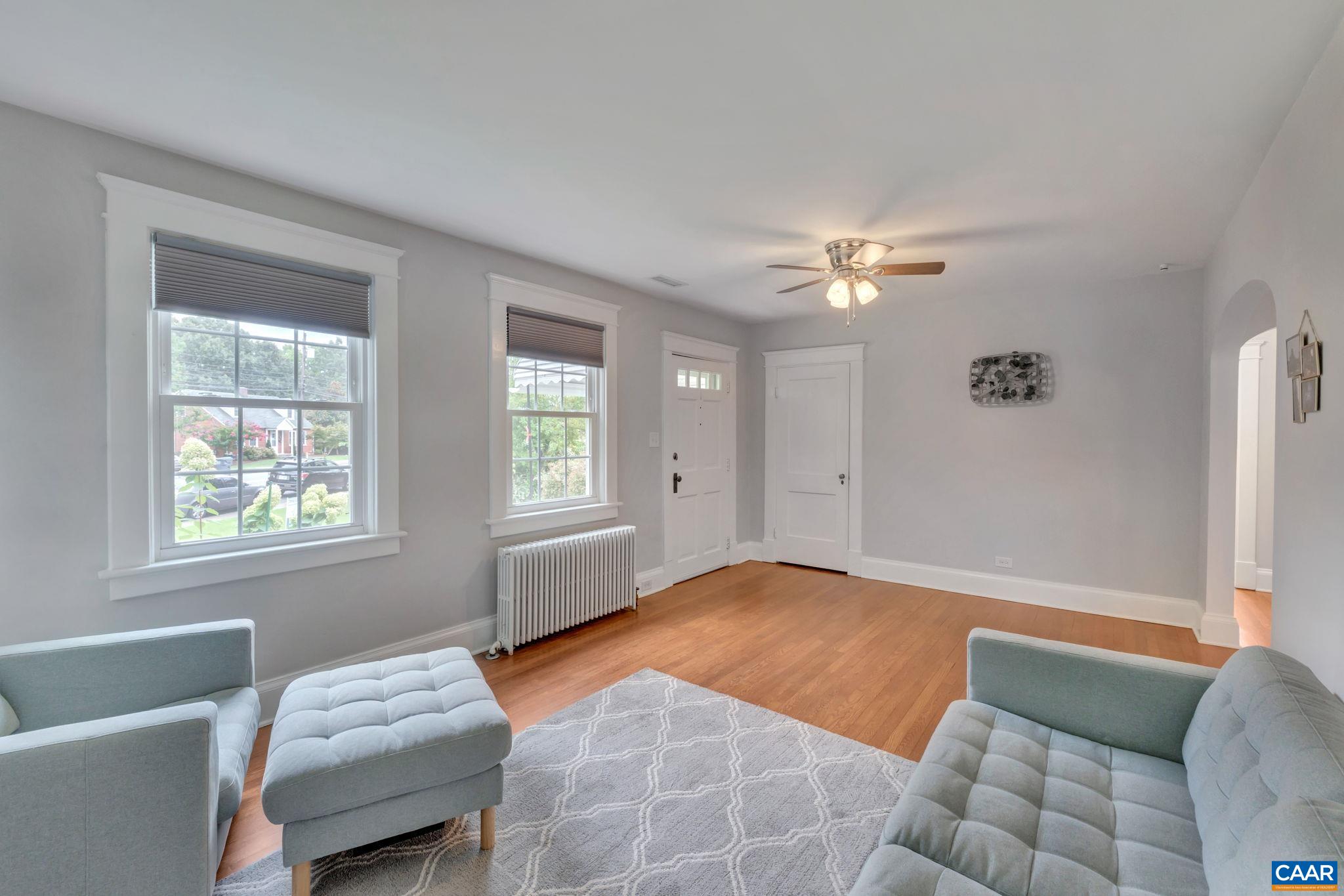 1215 CHERRY AVE