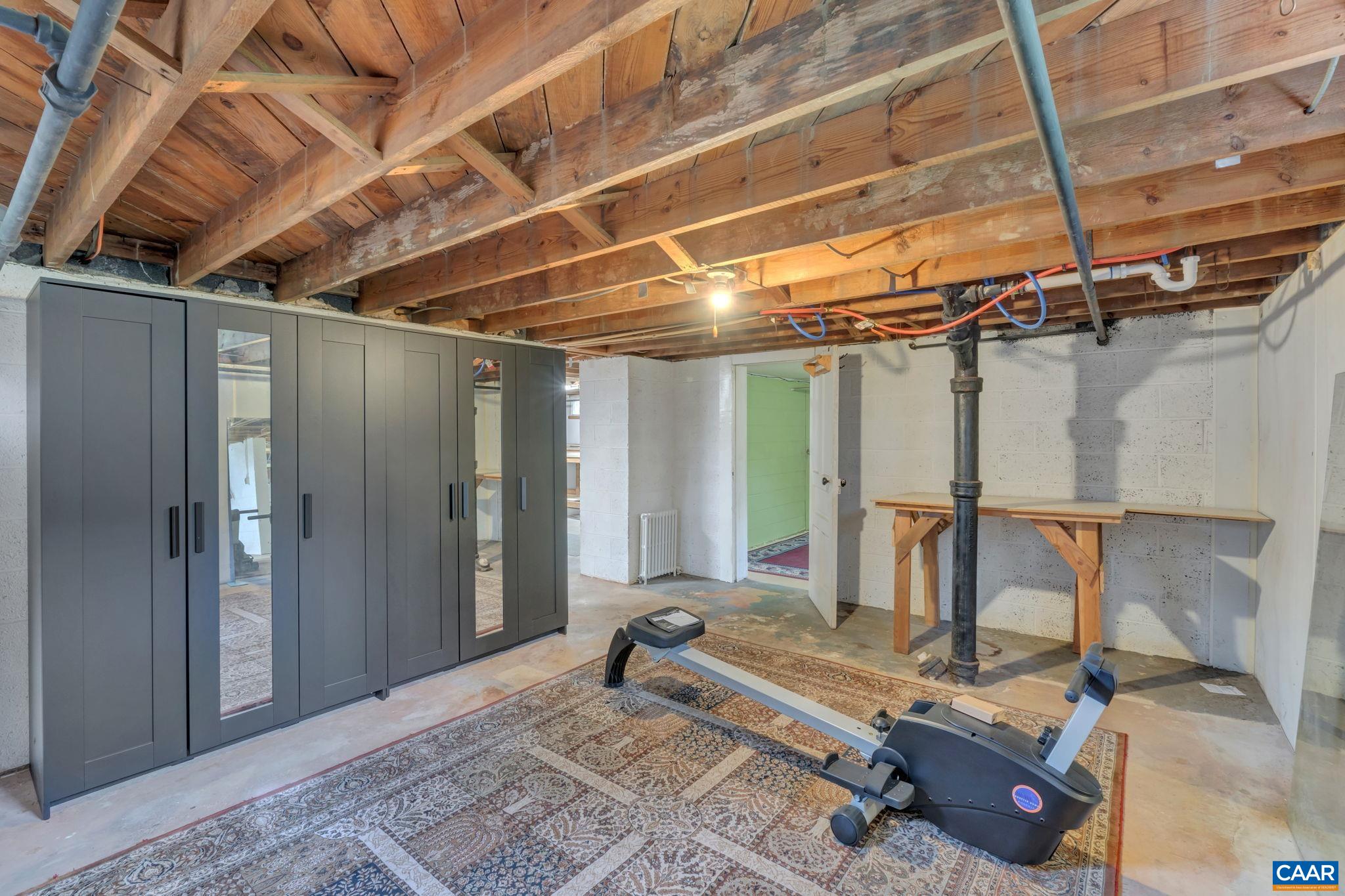 1215 CHERRY AVE