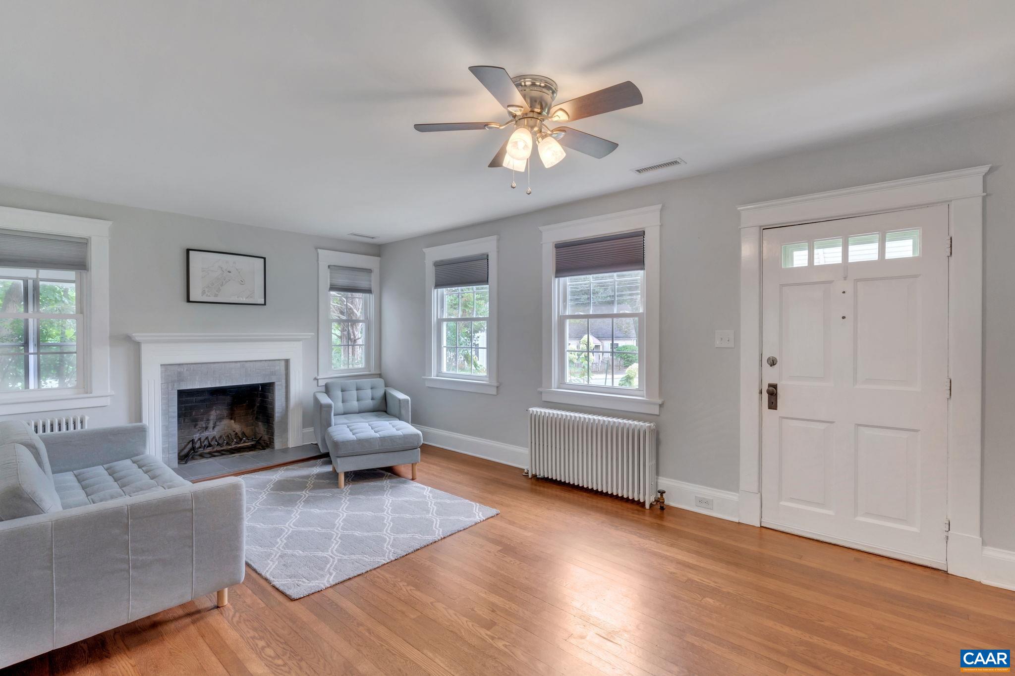 1215 CHERRY AVE