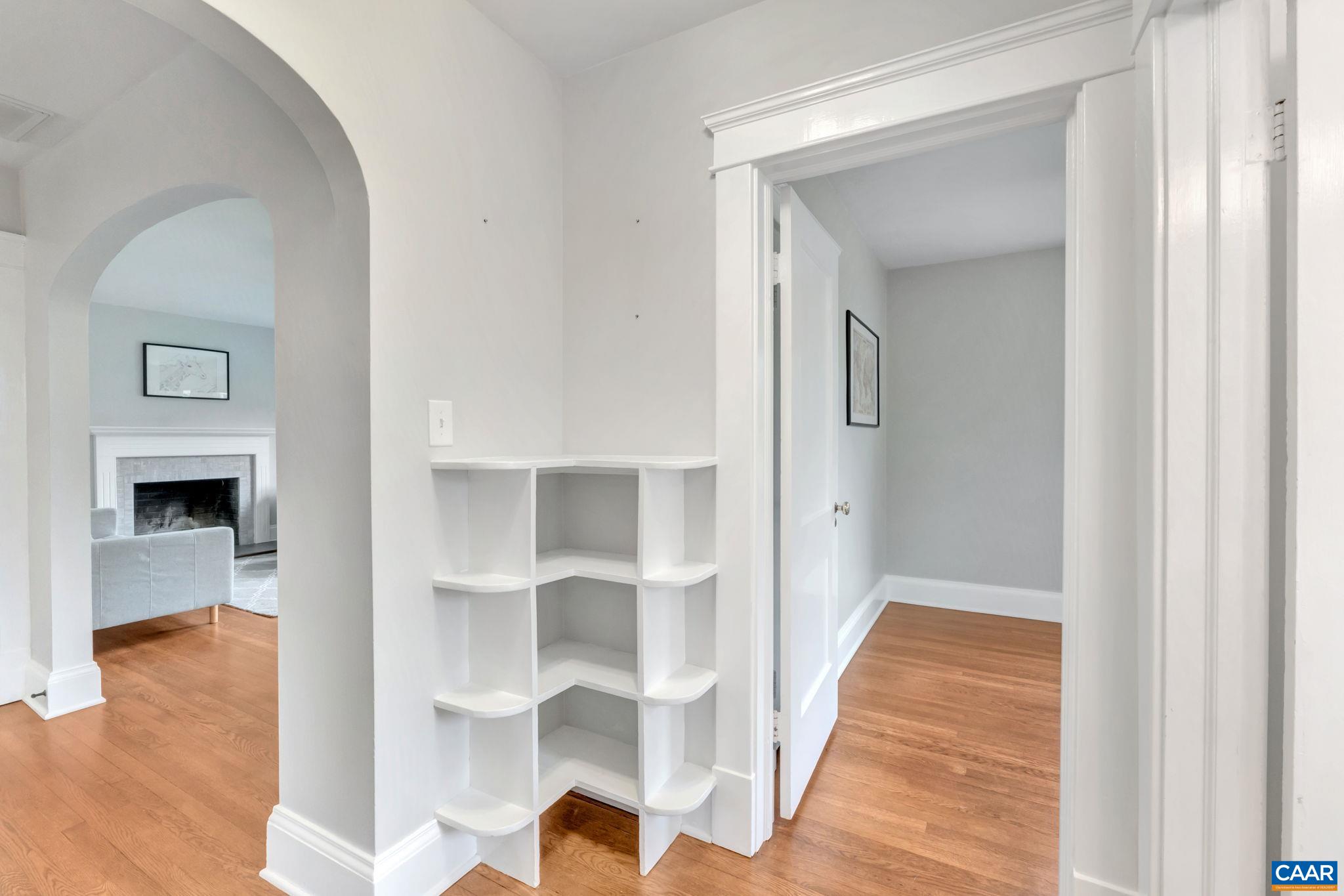 1215 CHERRY AVE