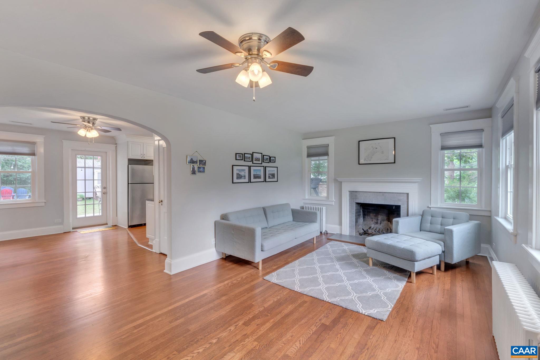 1215 CHERRY AVE