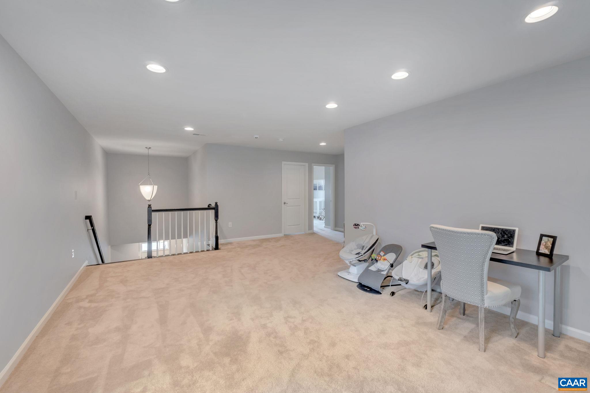 1264 DELPHI LN