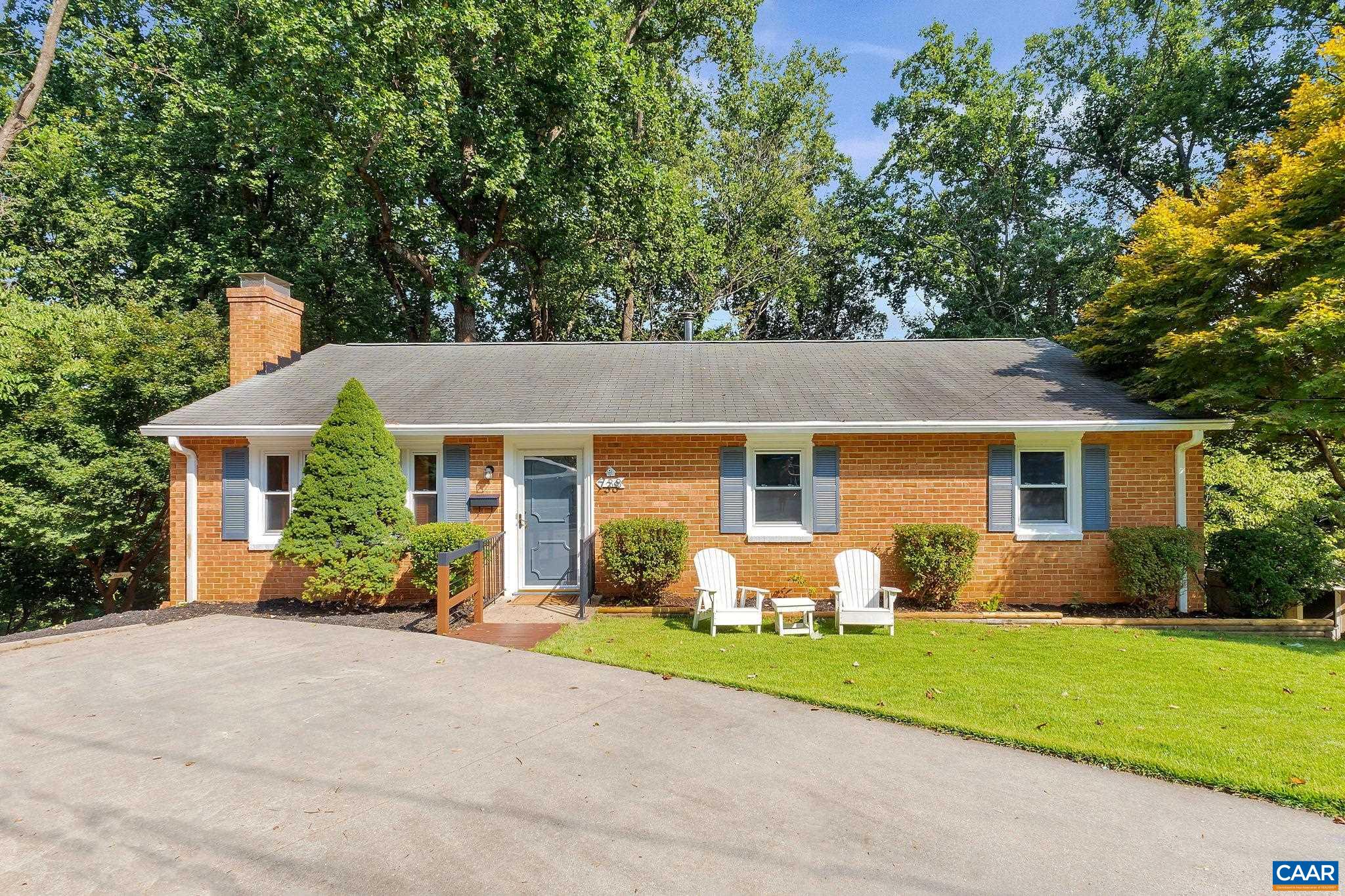 738 LYONS AVE