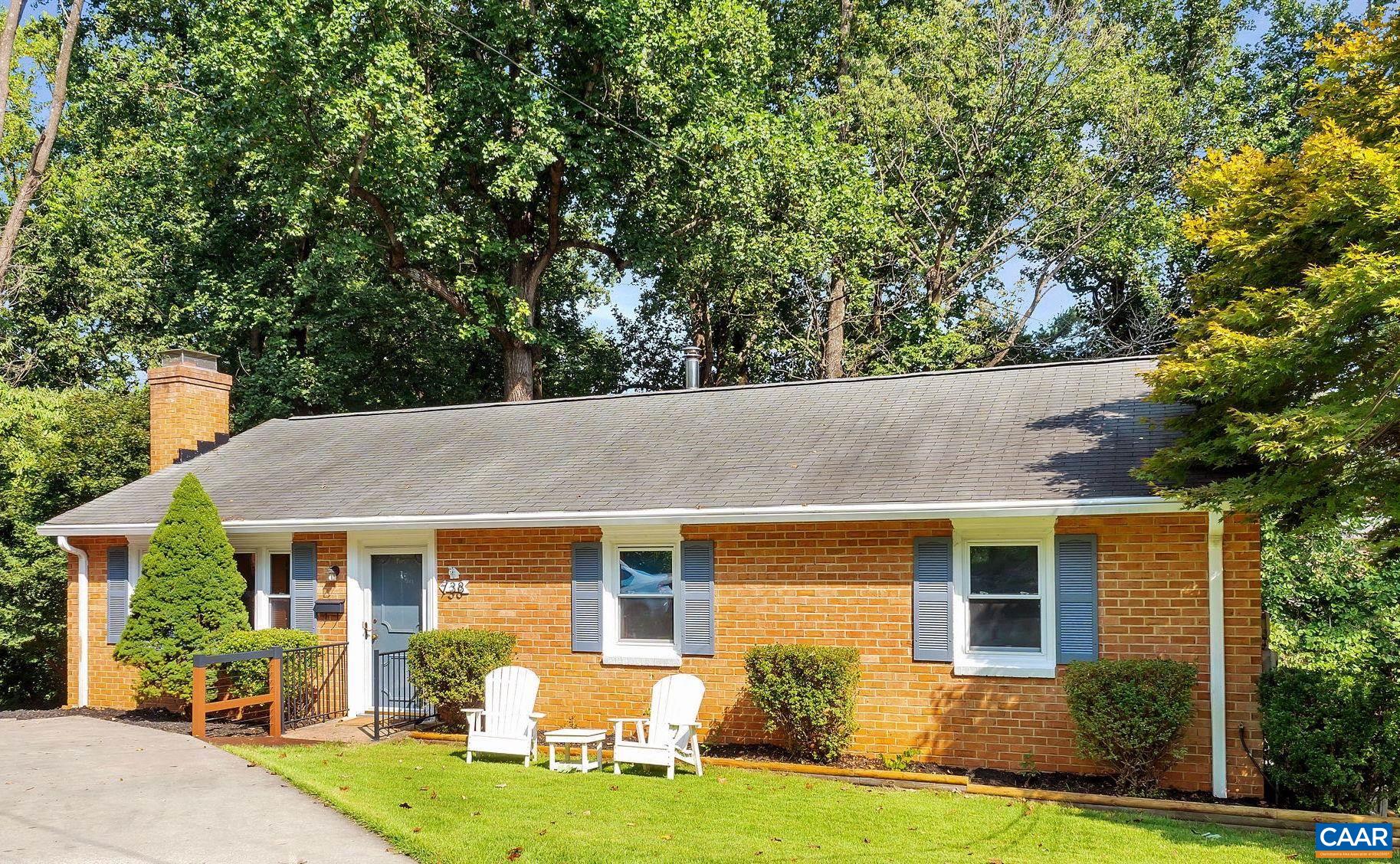 738 LYONS AVE