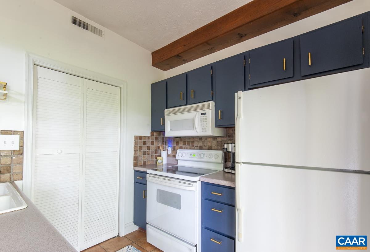 704 LAURELWOOD CONDOS Unit: 704