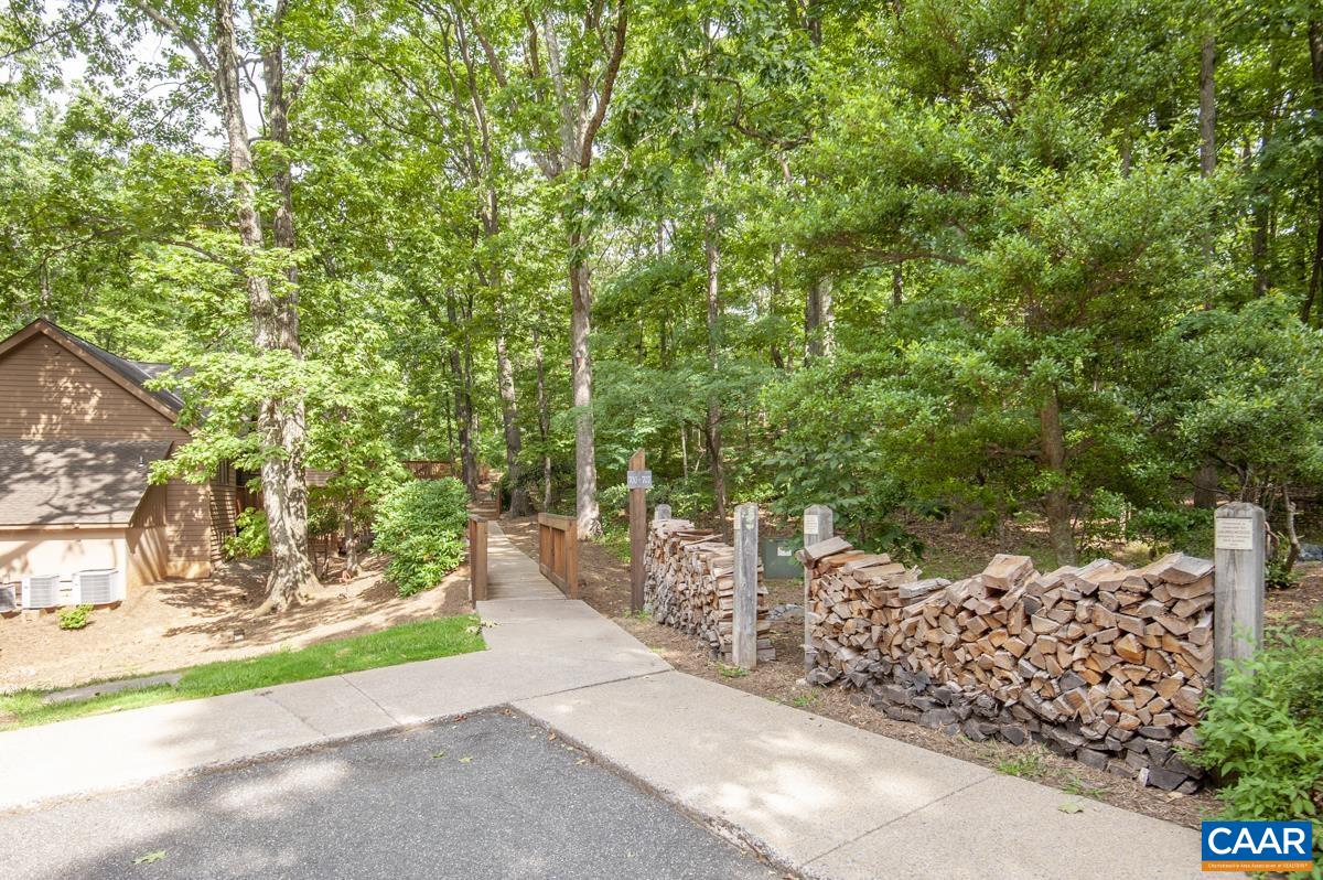 704 LAURELWOOD CONDOS Unit: 704