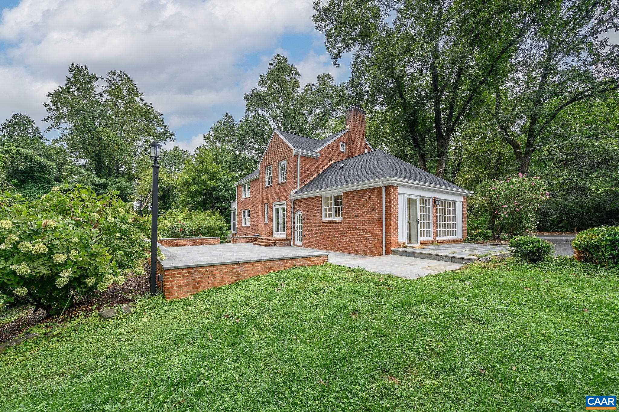 2028 BARRACKS RD