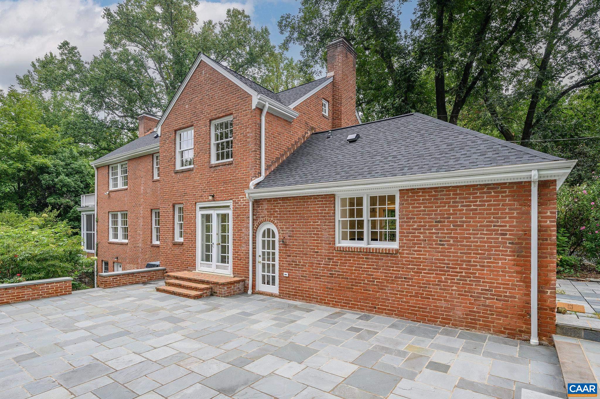 2028 BARRACKS RD