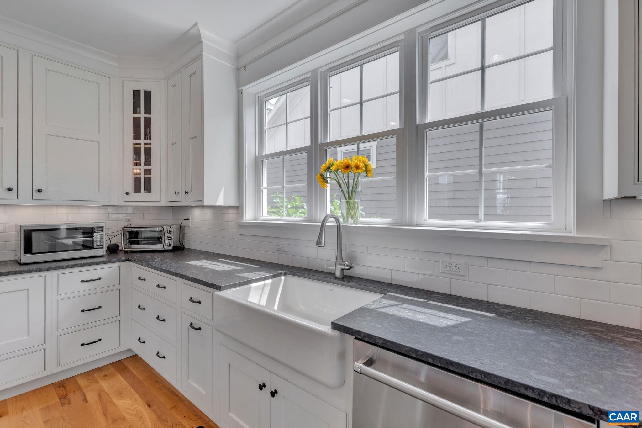 772 GOLF VIEW DR