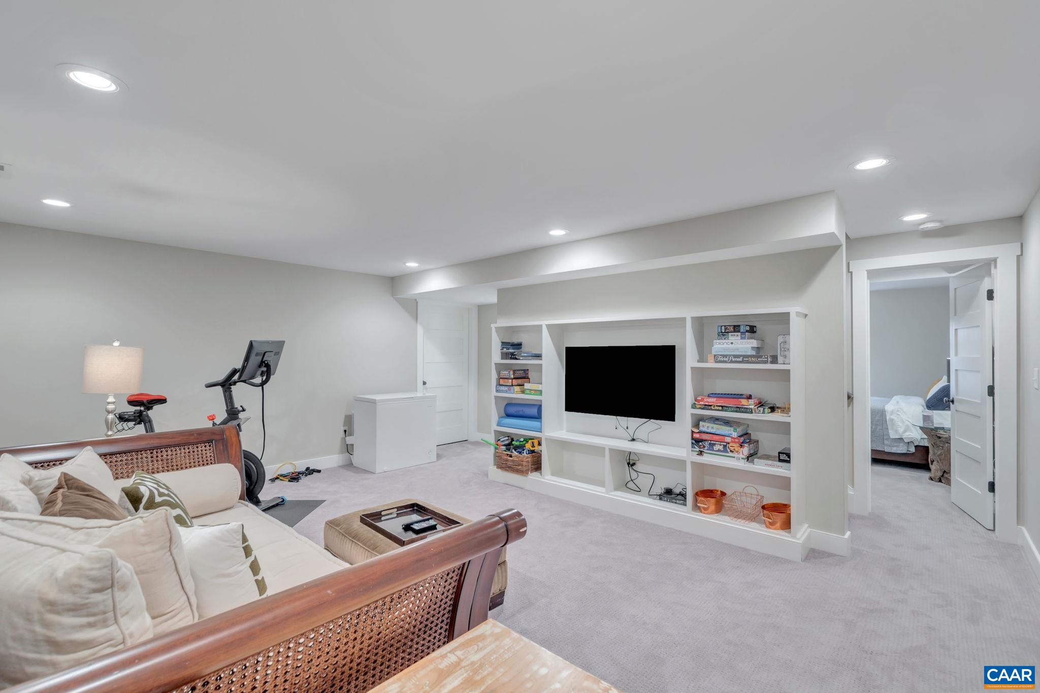 772 GOLF VIEW DR