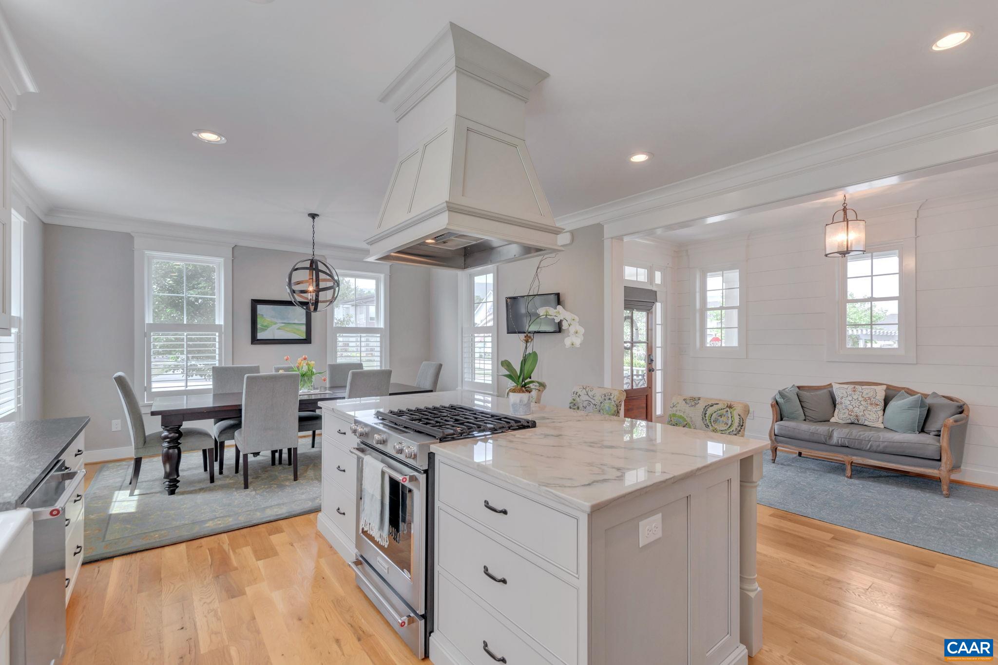 772 GOLF VIEW DR