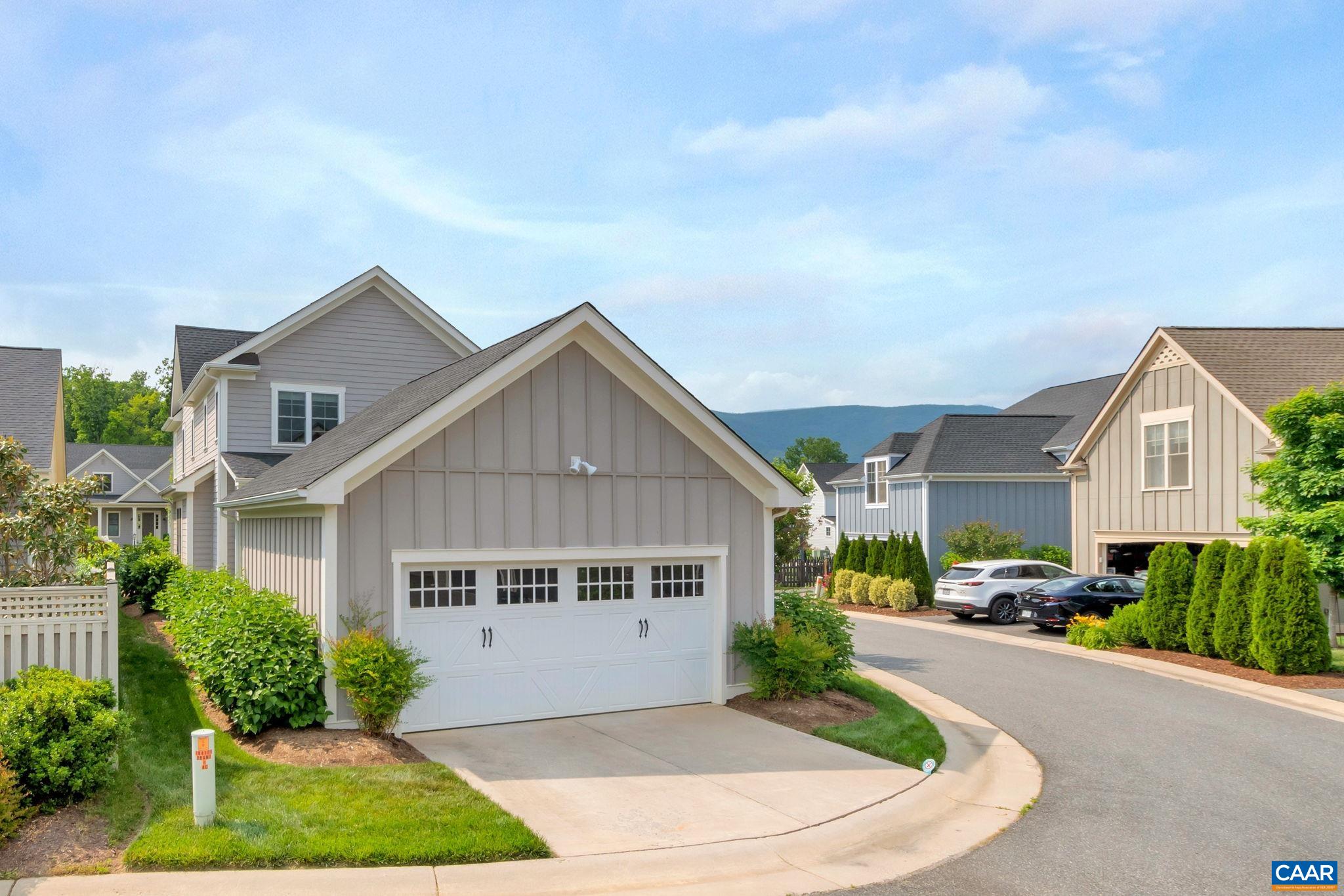 772 GOLF VIEW DR