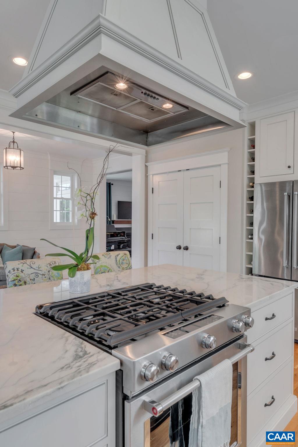 772 GOLF VIEW DR