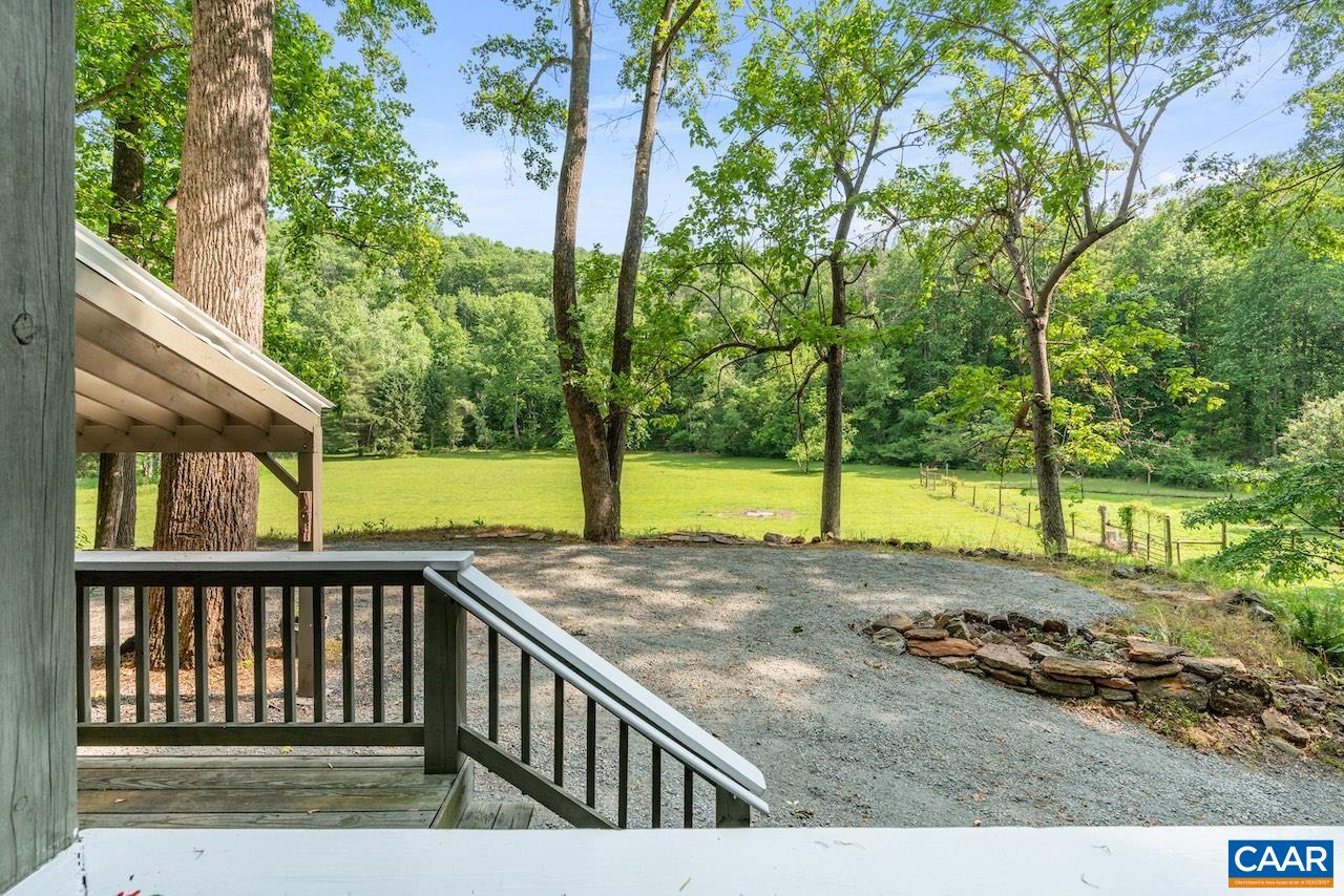 722 CREEKSIDE LN