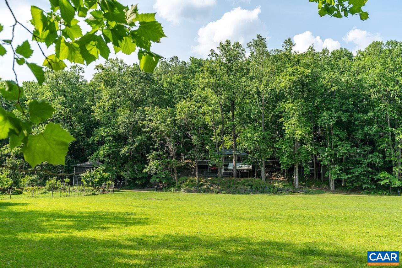 722 CREEKSIDE LN