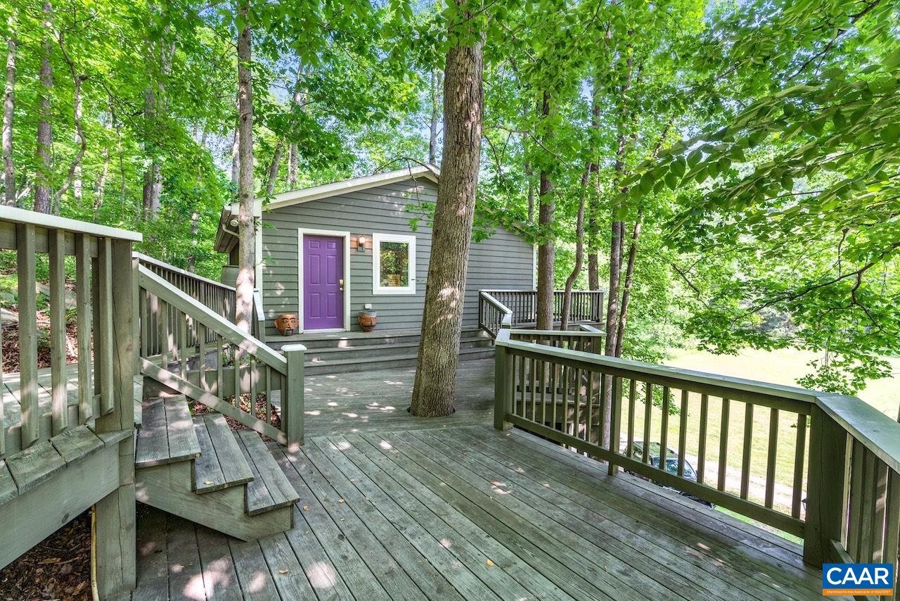722 CREEKSIDE LN