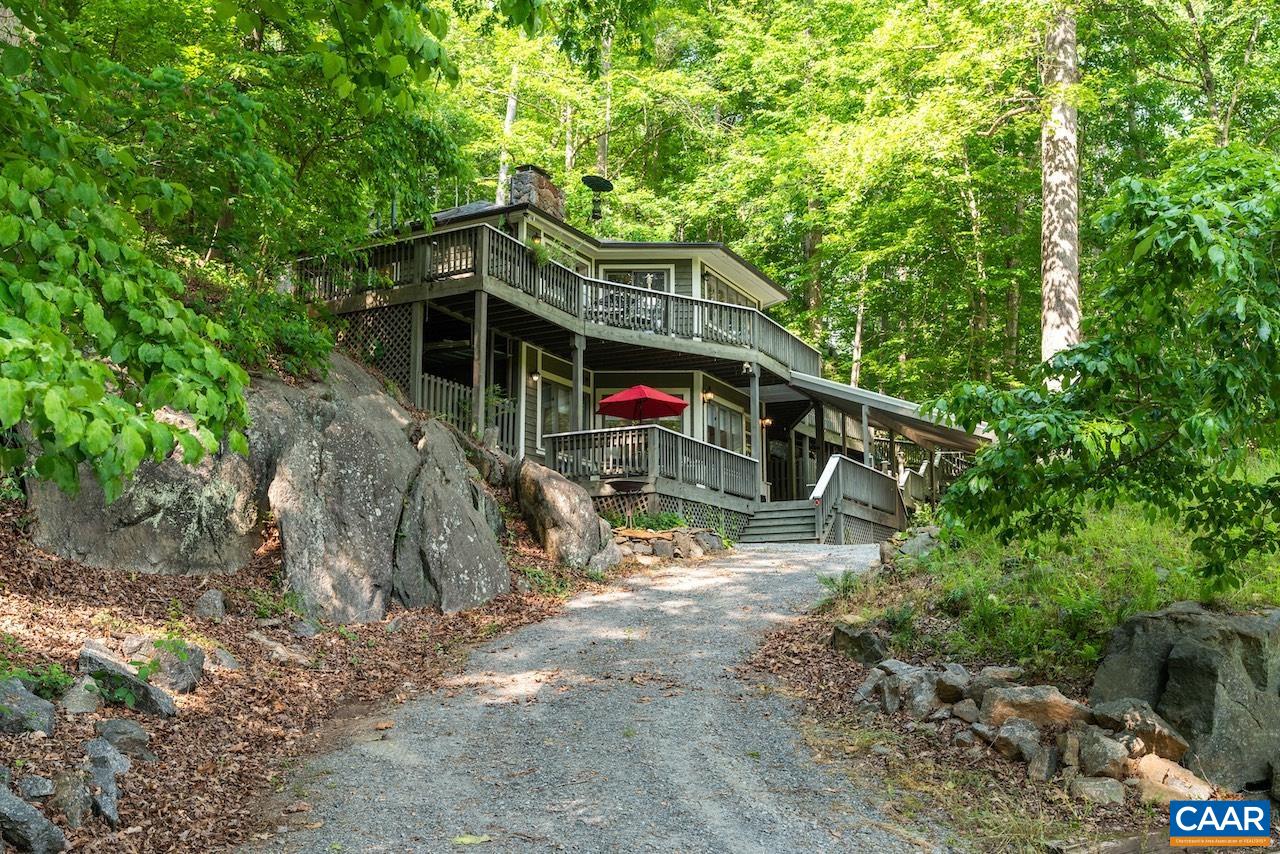 722 CREEKSIDE LN