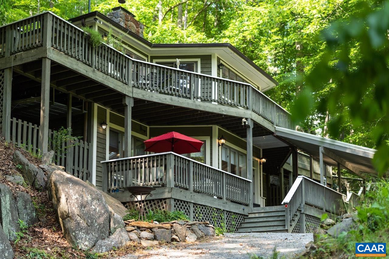 722 CREEKSIDE LN