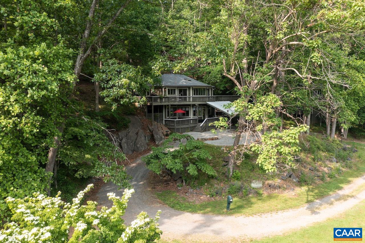 722 CREEKSIDE LN