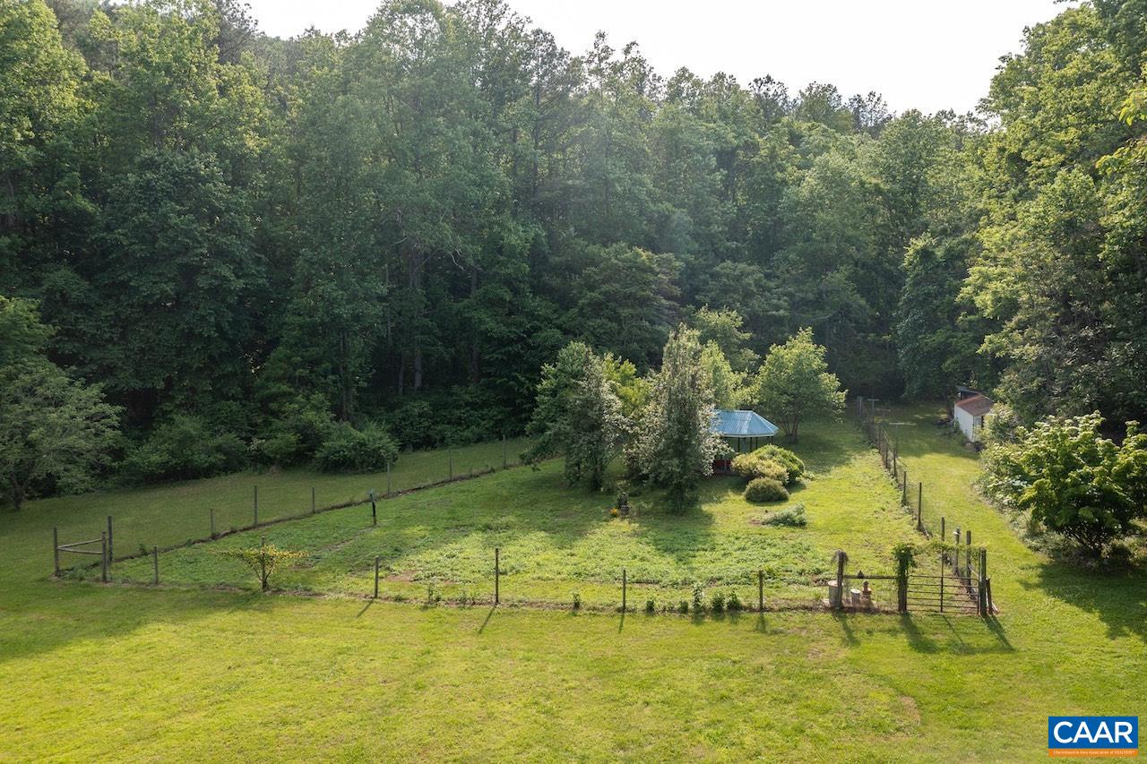 722 CREEKSIDE LN