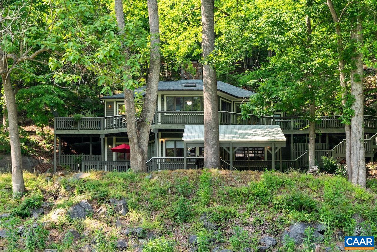 722 CREEKSIDE LN