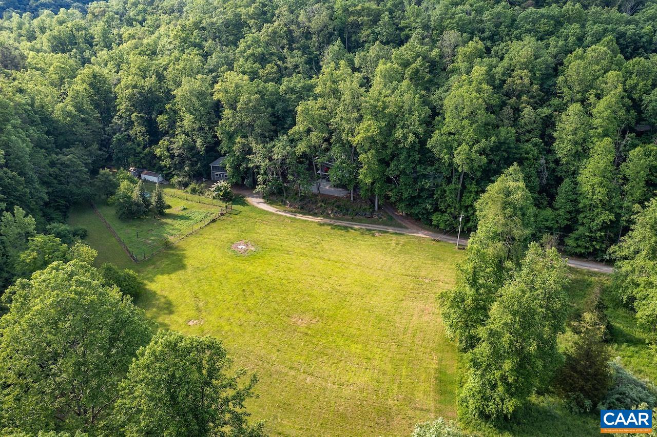 722 CREEKSIDE LN