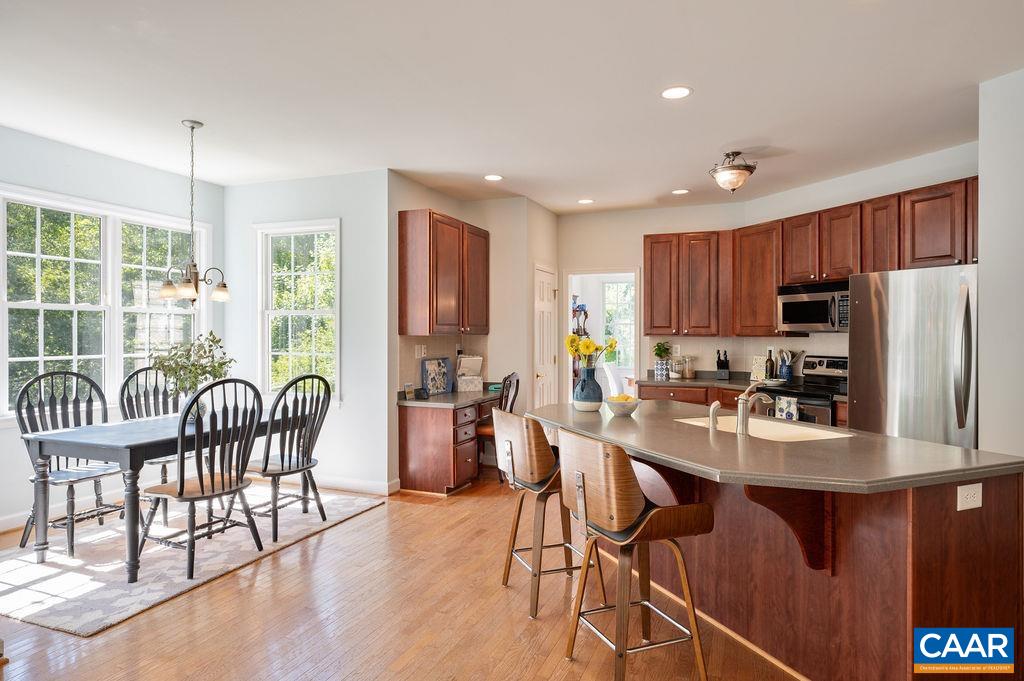 3280 TURNBERRY CIR