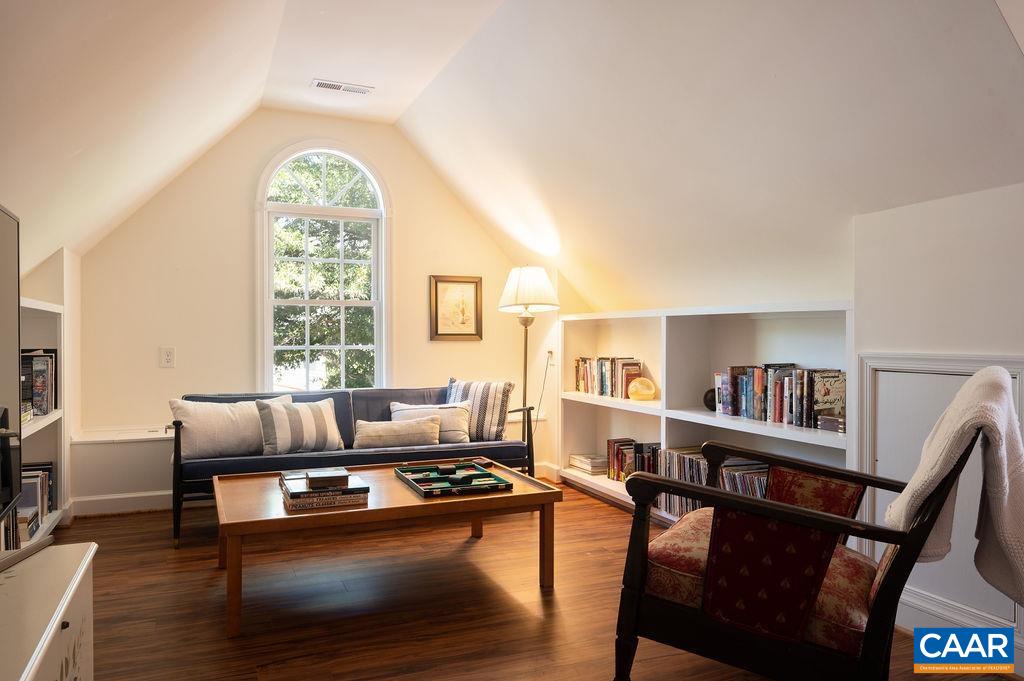 3280 TURNBERRY CIR