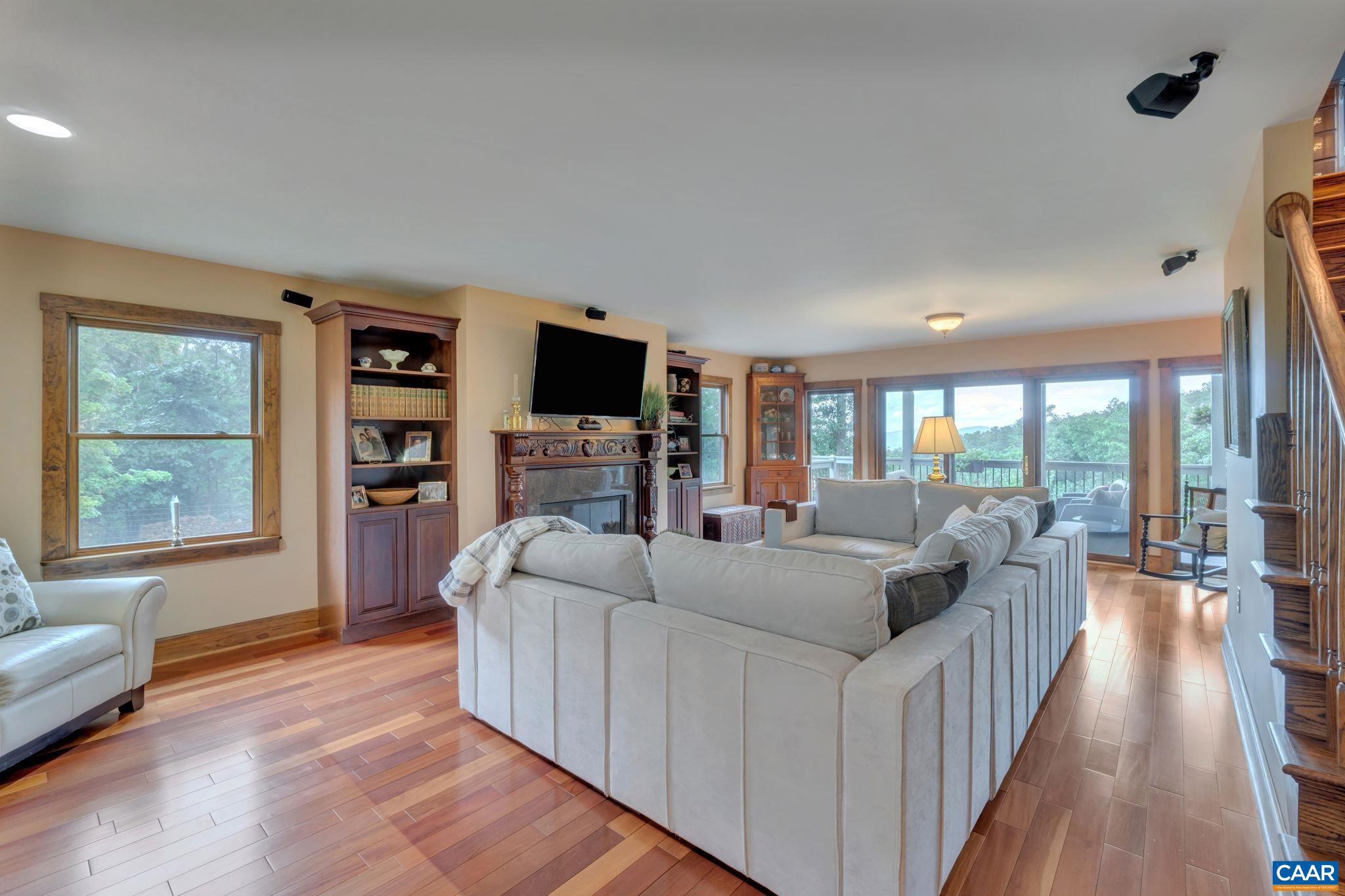 221 OLD STONY RIDGE RD