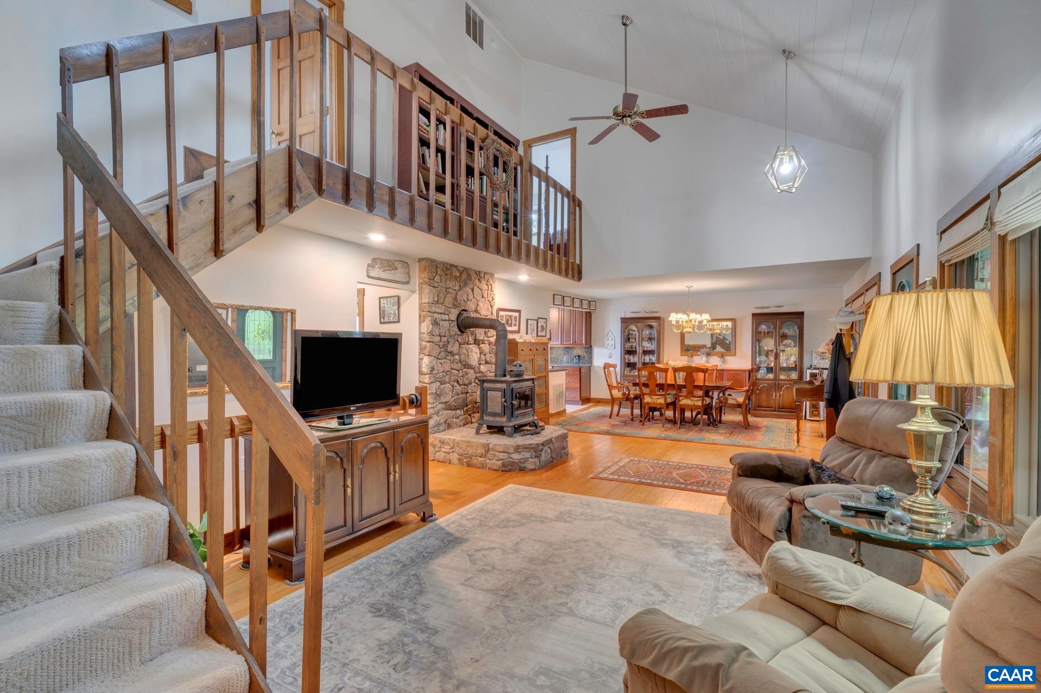 221 OLD STONY RIDGE RD